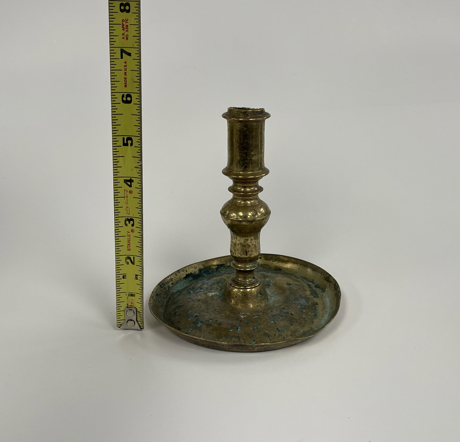 17TH C BRASS SAUCER BASE CANDLESTICK - 4
