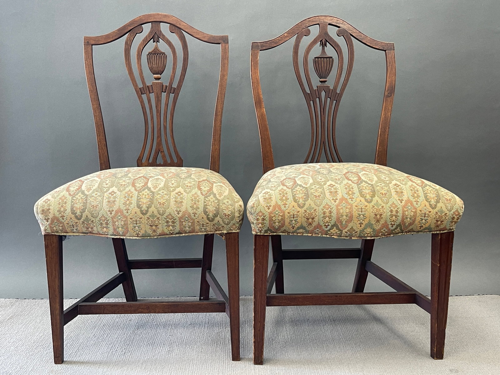 FINE PAIR OF R.I, HEPPLEWHITE CHAIRS (1 of 3)