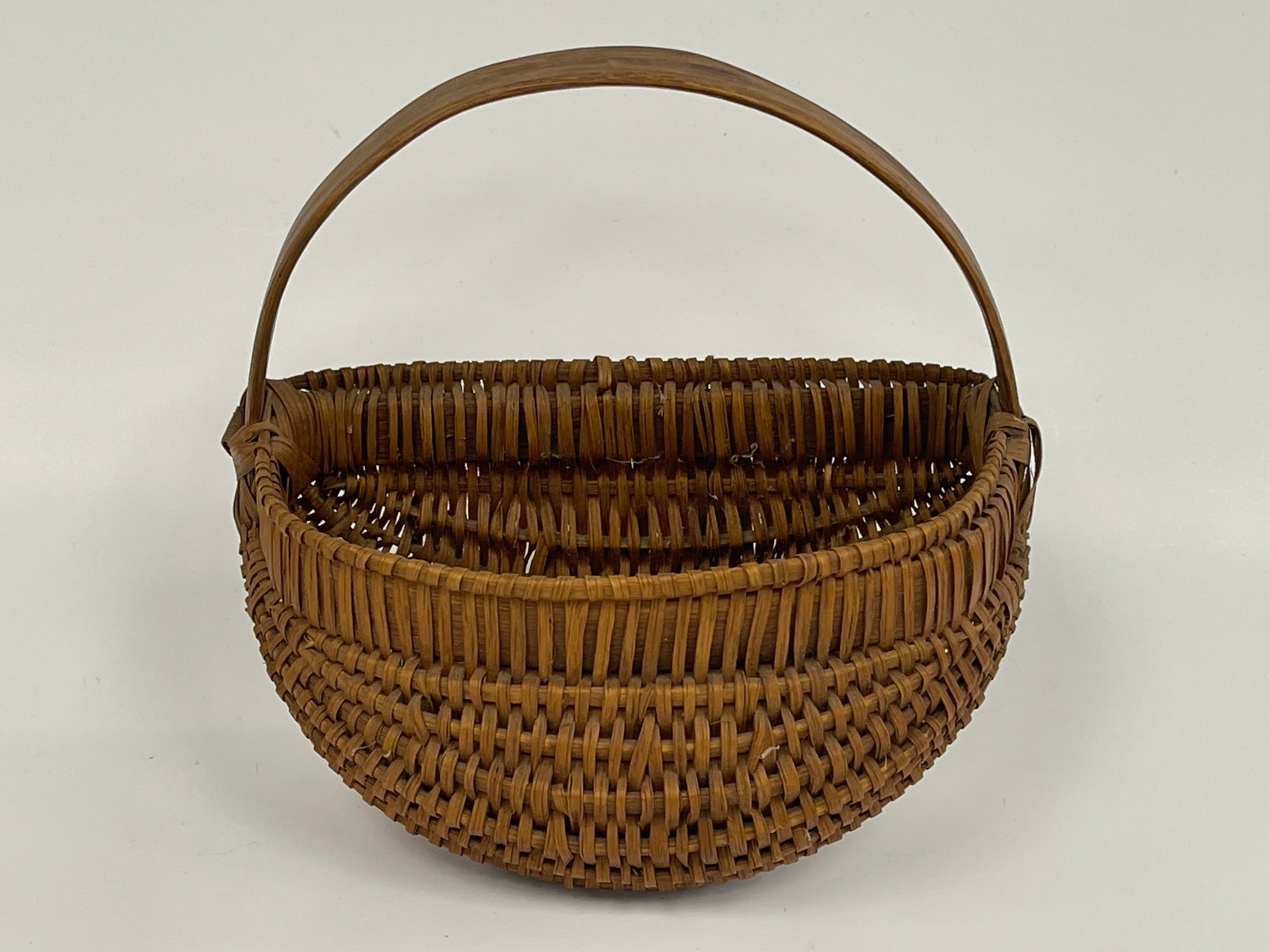 19TH C HALF ASH WALL BASKET WITH HANDLE (1 of 6)