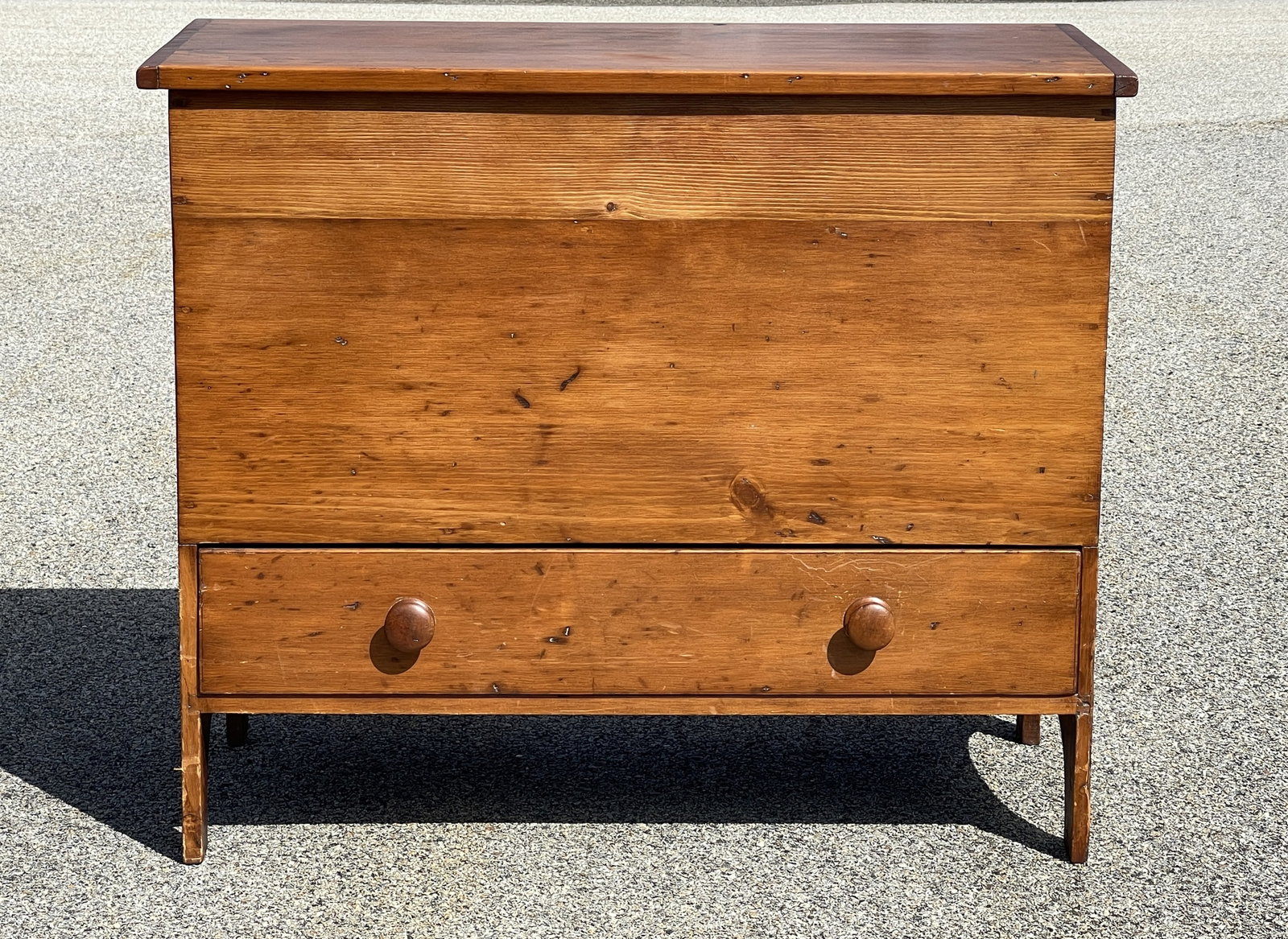 ONE DRAWER BLANKET CHEST (1 of 5)