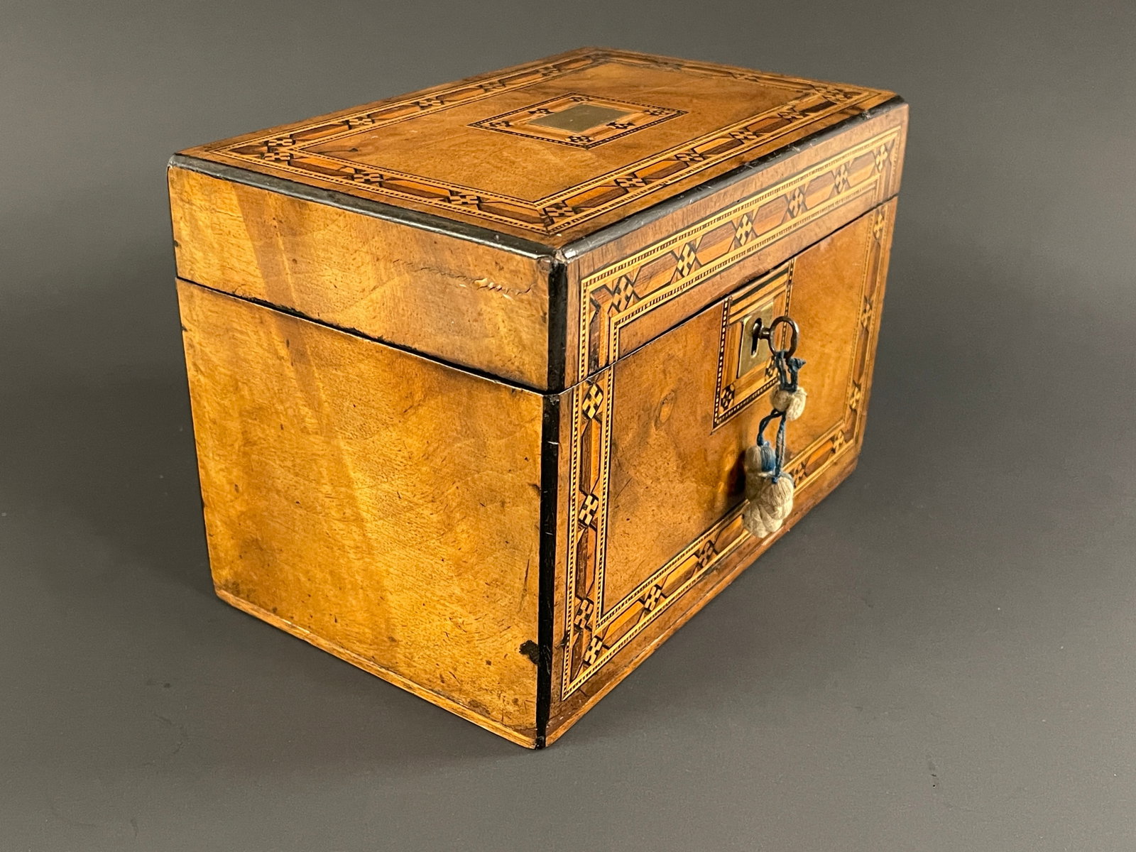 19TH C WALNUT TUNBRIDGE WARE TEA CADDY - 3