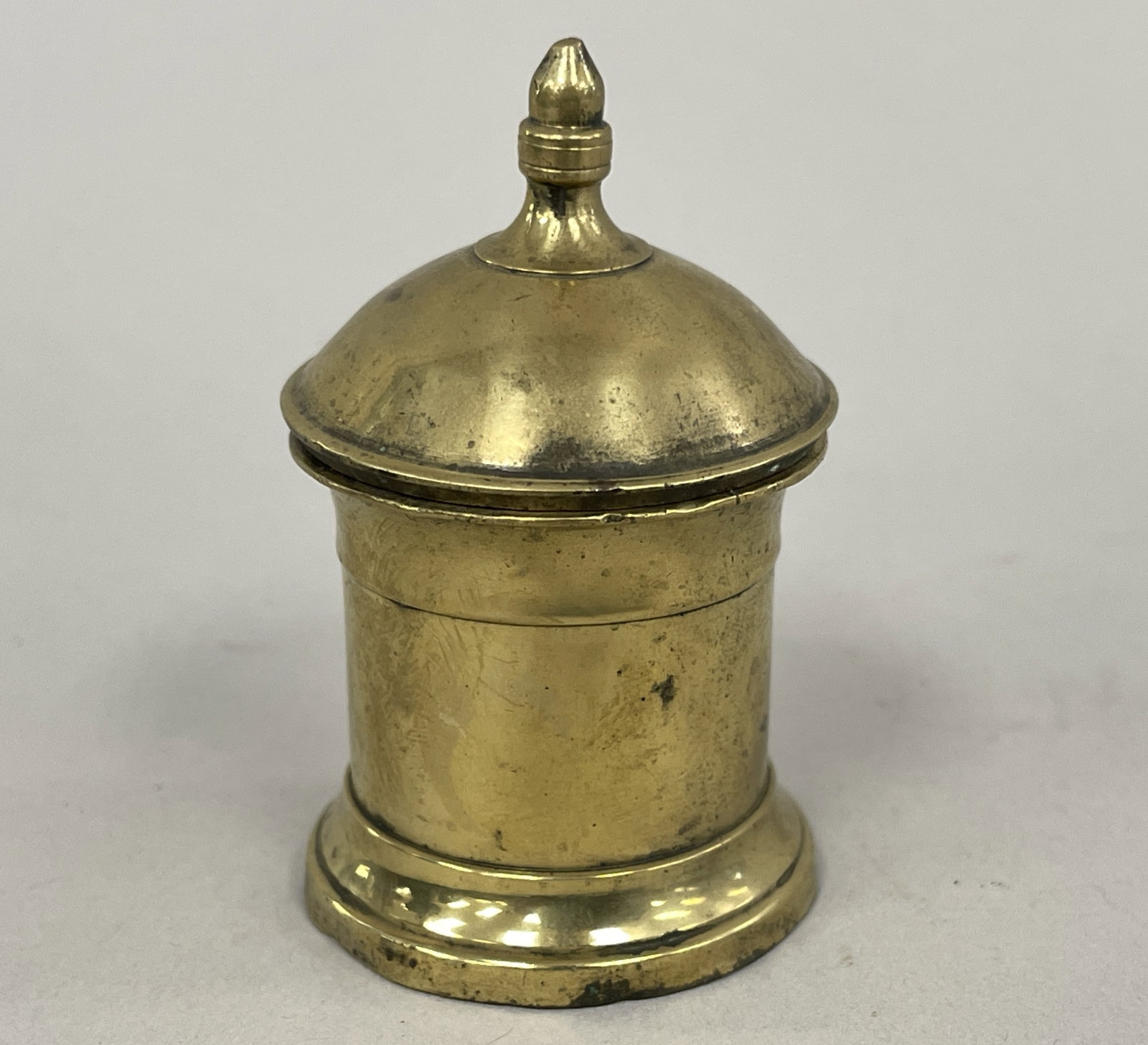 LITTLE BRASS COVERED INK SANDER W/ ACORN FINIAL (1 of 5)