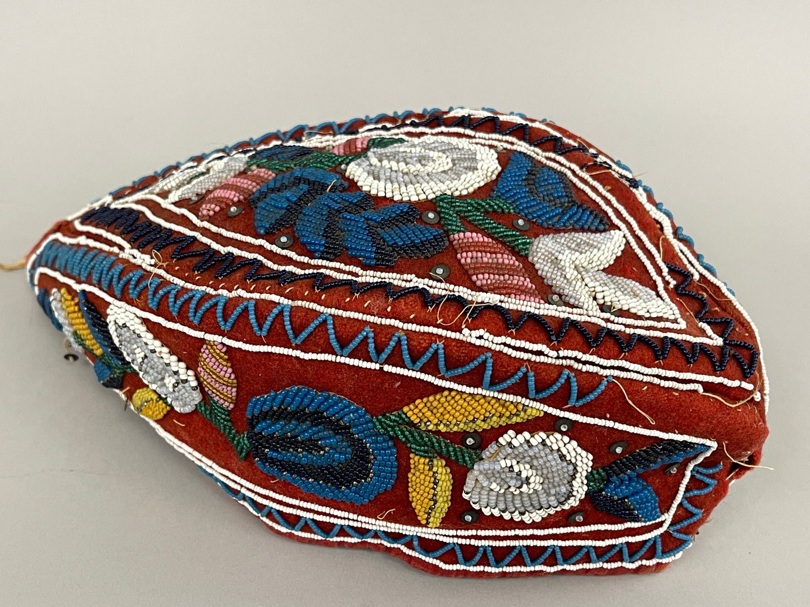 IROQUOIS (MOHAWK) BEADED GLENGARRY ON RED STROUD (1 of 7)