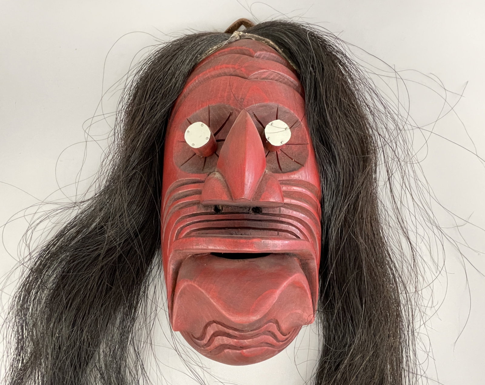 IROQUOIS FALSE FACE SOCIETY MASK: IROQUOIS FALSE FACE SOCIETY MASK OF BUND MAN BASSWOOD AND HORSE TAIL AS HAIR 20TH 11.5" X 6"
