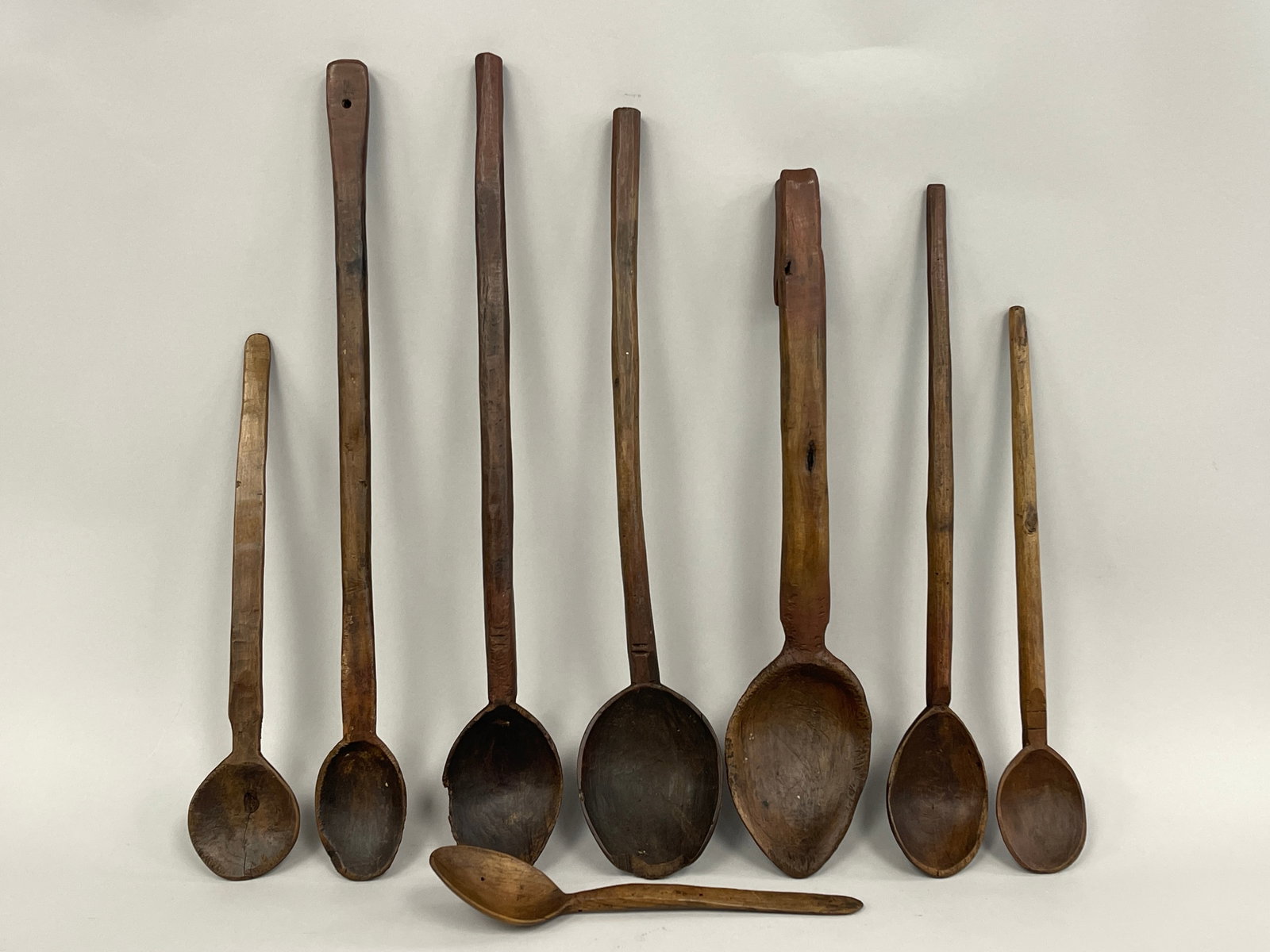 GROUP 8 EARLY WOODEN SPOONS: GROUP 8 EARLY WOODEN SPOONS , SOME WITH ANCIENT RED ON HANDLES