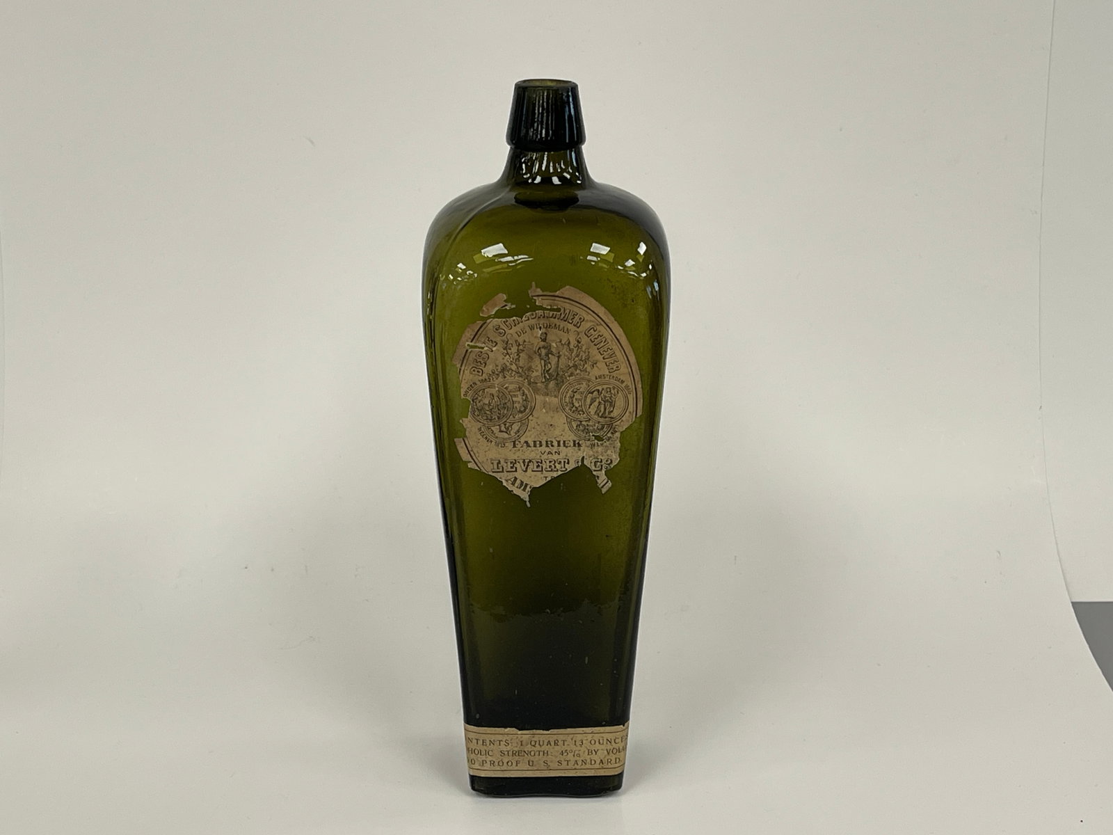 19TH C CASE BOTTLE WITH ORIGINAL GIN LABEL: 19TH C CASE BOTTLE WITH ORIGINAL GIN LABEL