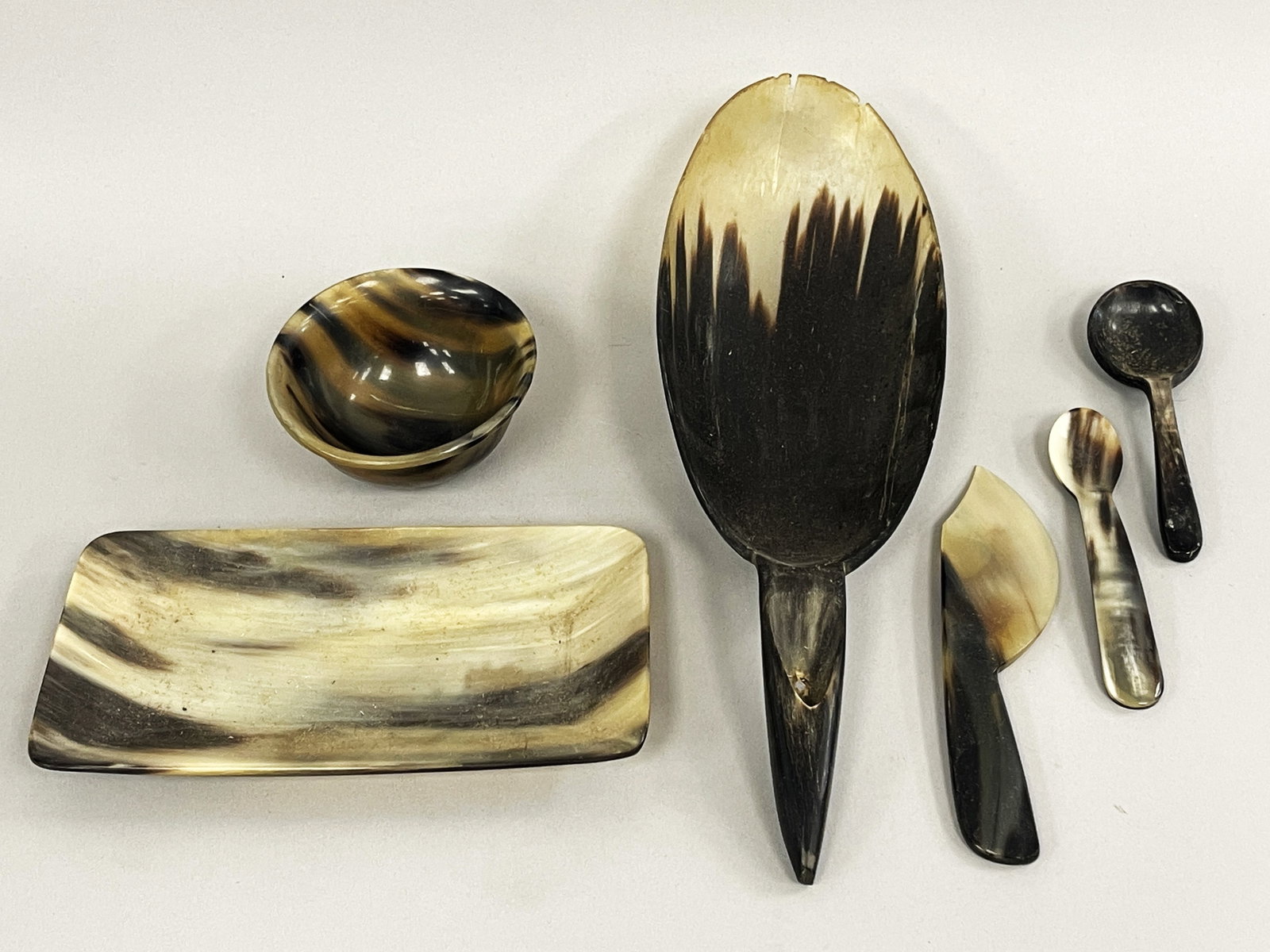 GROUPING OF HORN UTENSILS (1 of 3)
