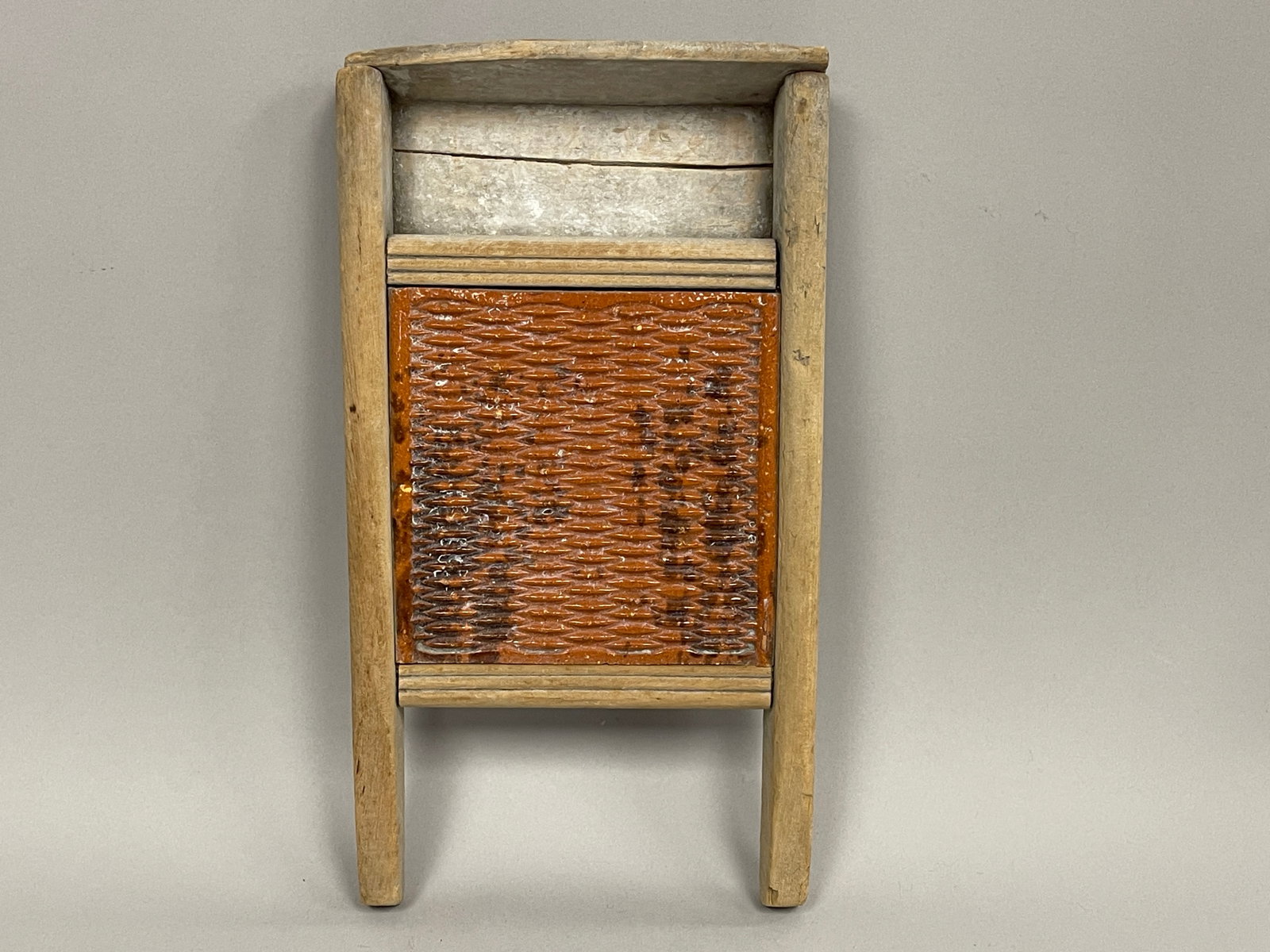 RARE REDWARE WASH BOARD (1 of 7)