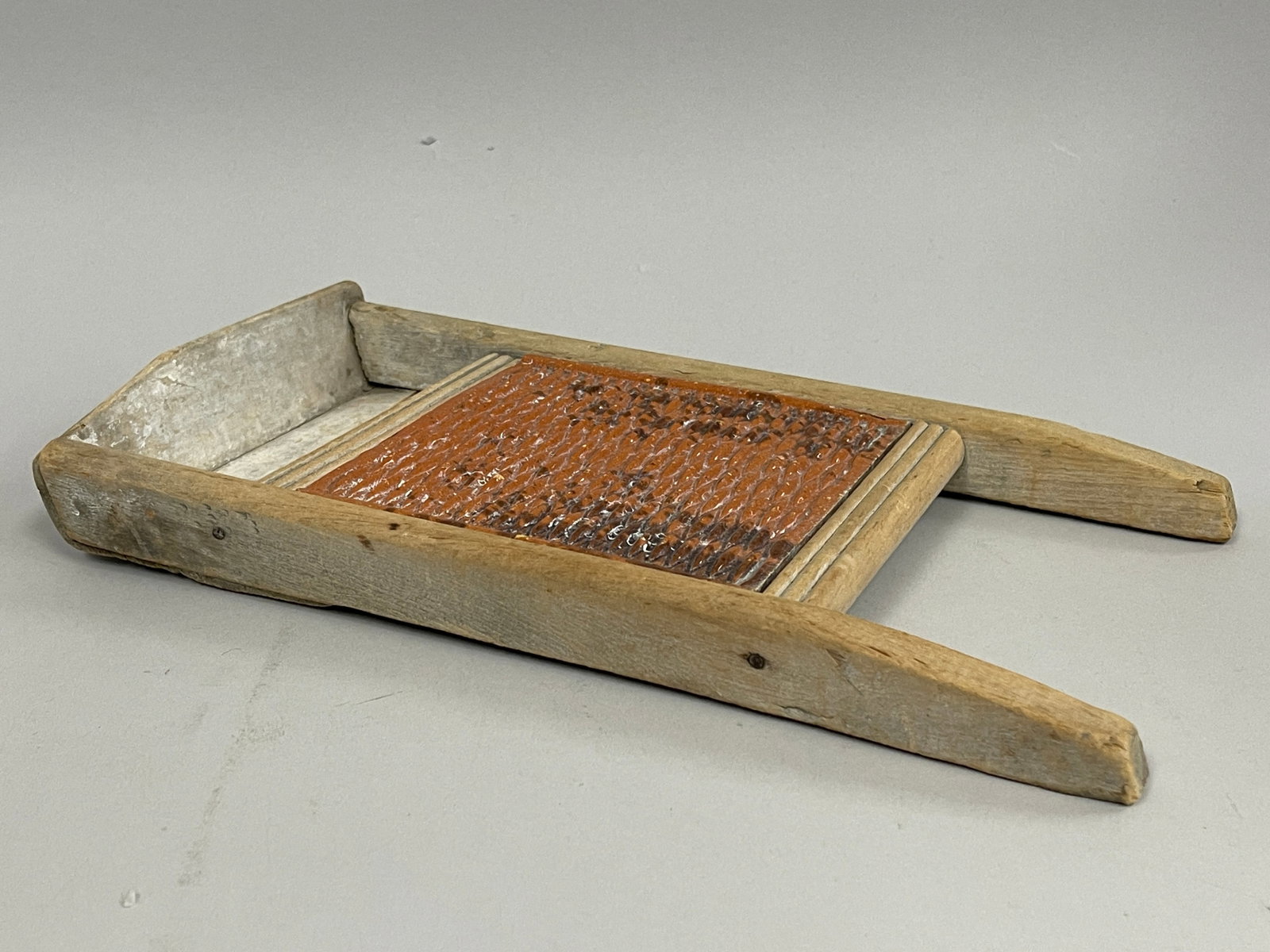RARE REDWARE WASH BOARD - 4