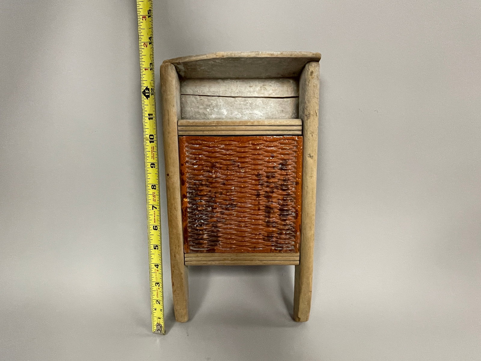 RARE REDWARE WASH BOARD - 7