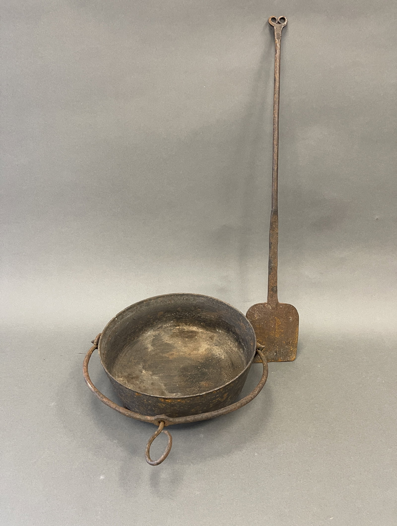IRON POT: IRON POT 24" X 35"EARLY