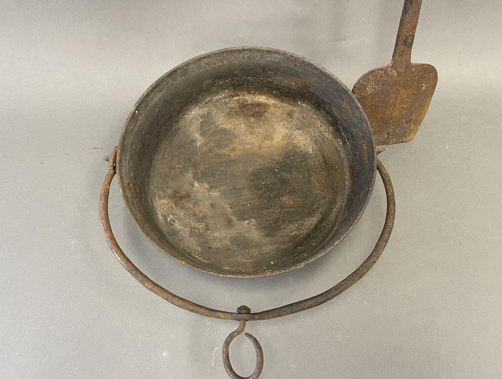 IRON POT - 2