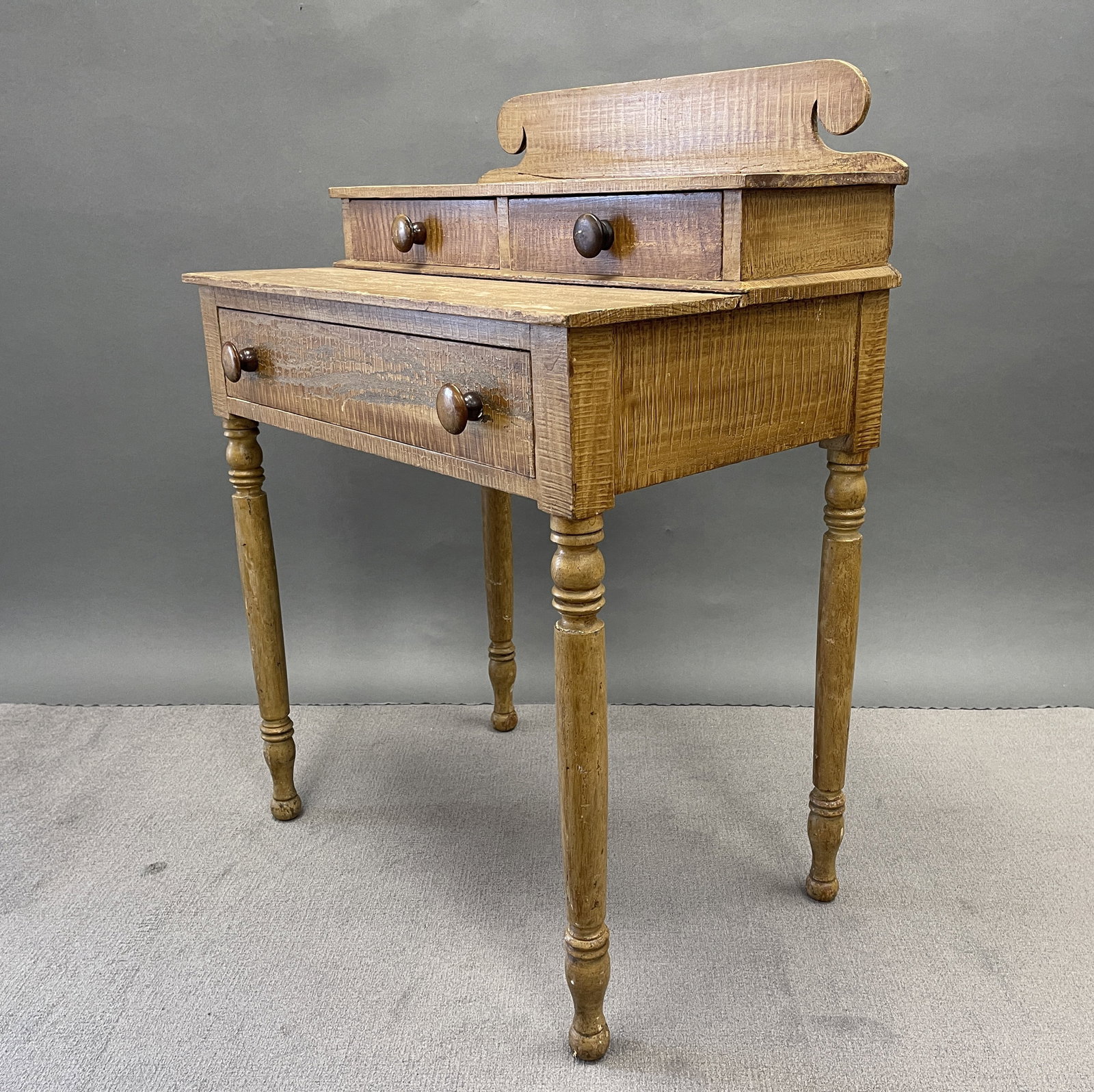 GRAIN PAINTED 3 DRAWER DRESSING TABLE - 3