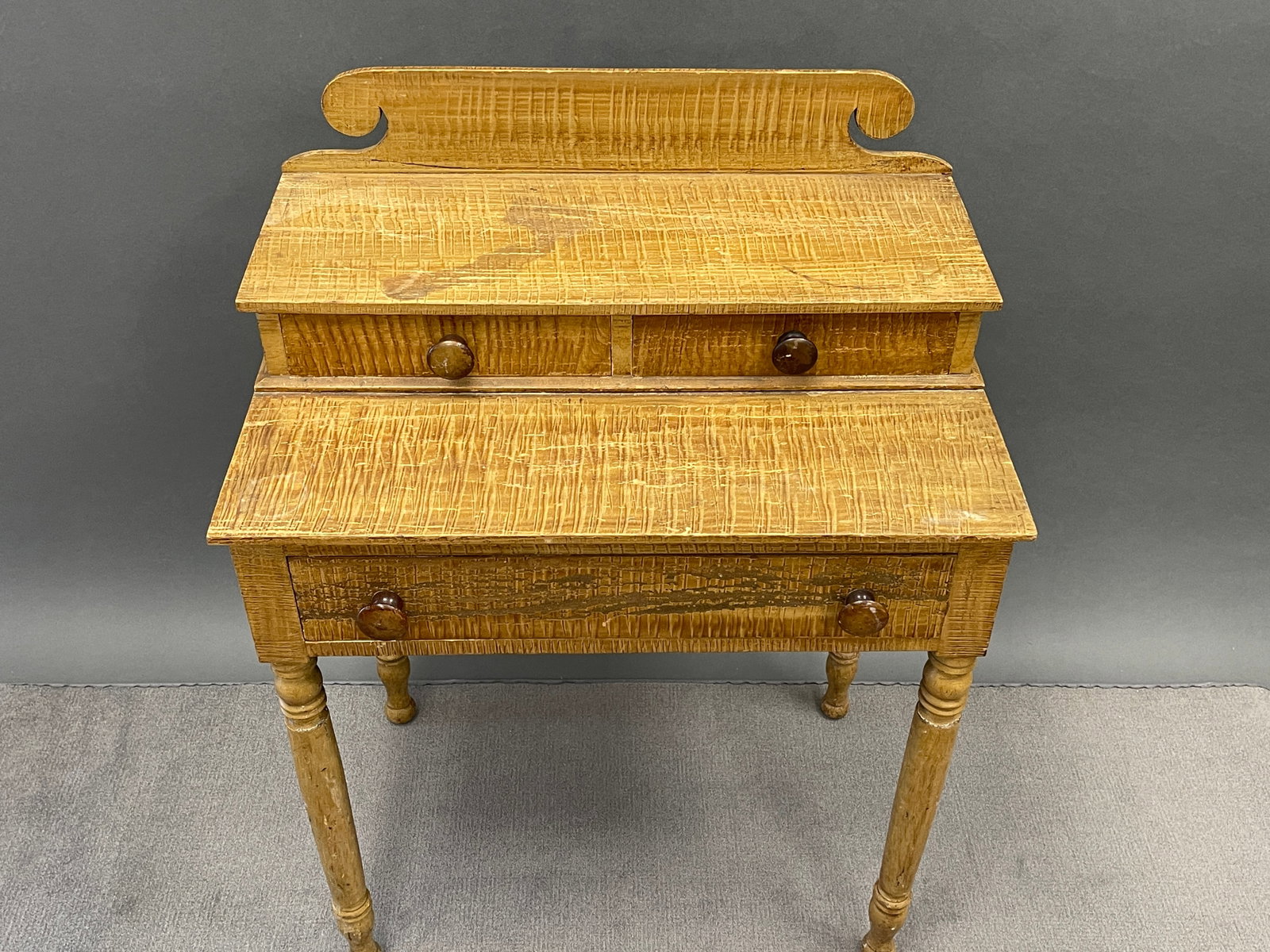 GRAIN PAINTED 3 DRAWER DRESSING TABLE - 4