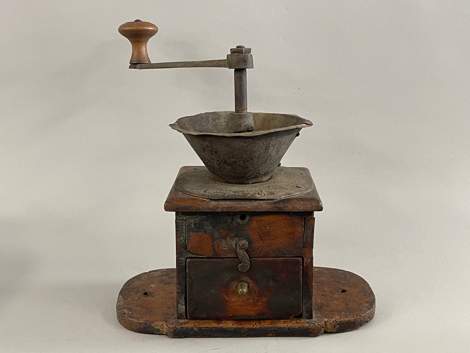EARLY CAST IRON & TIN BOX COFFEE MILL (1 of 7)