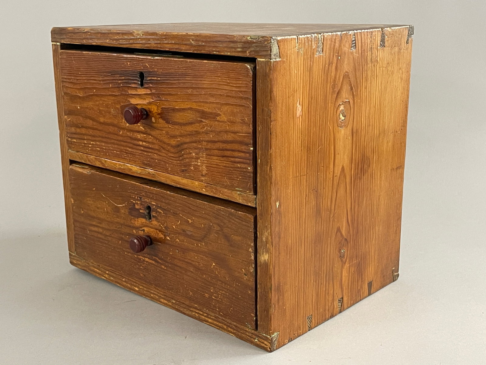 19TH C PINE 2 DRAWER,DOVETAILED CASE - 3
