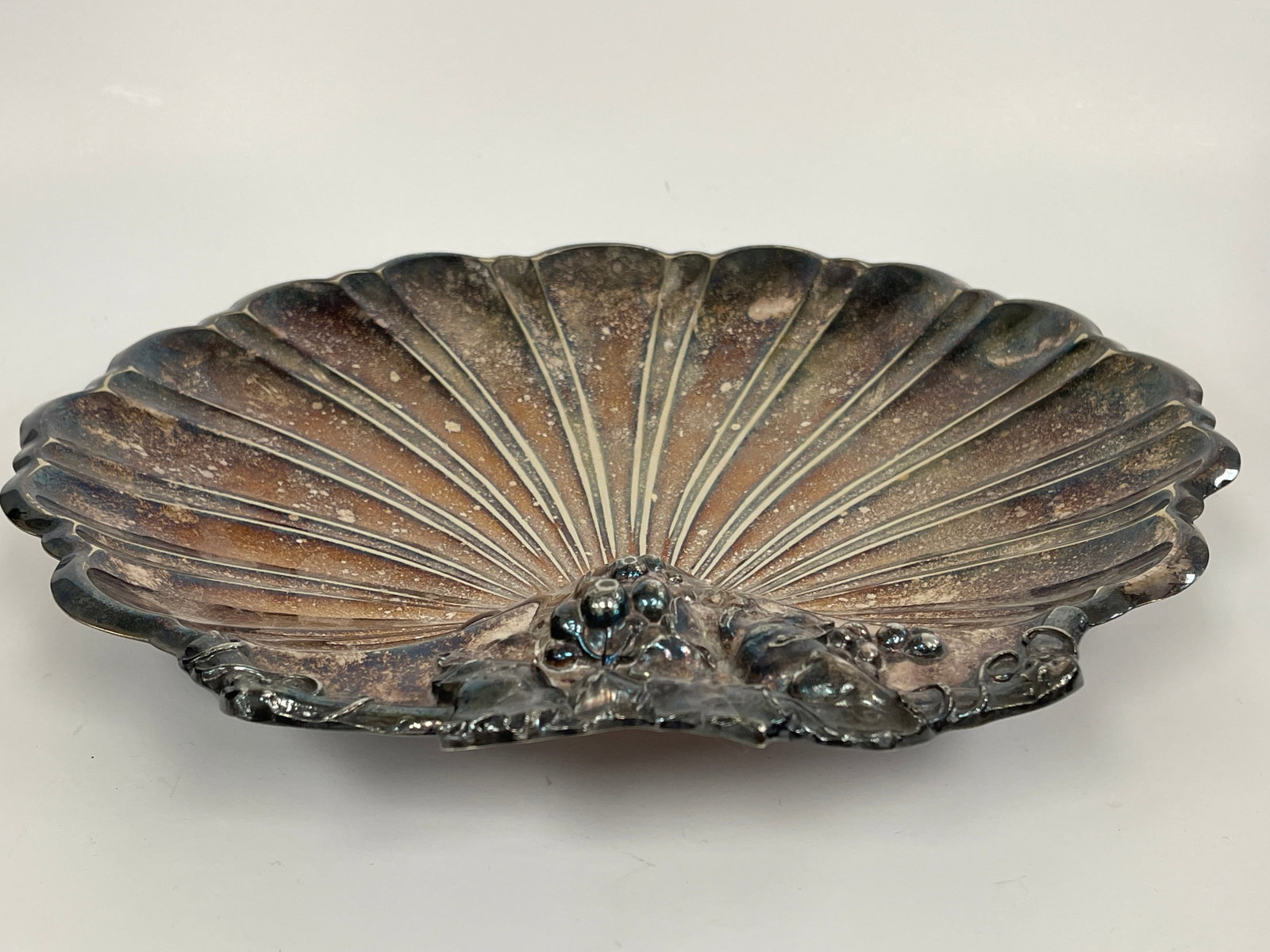 20THC REED AND BARTON SILVER SHELL DISH - 2