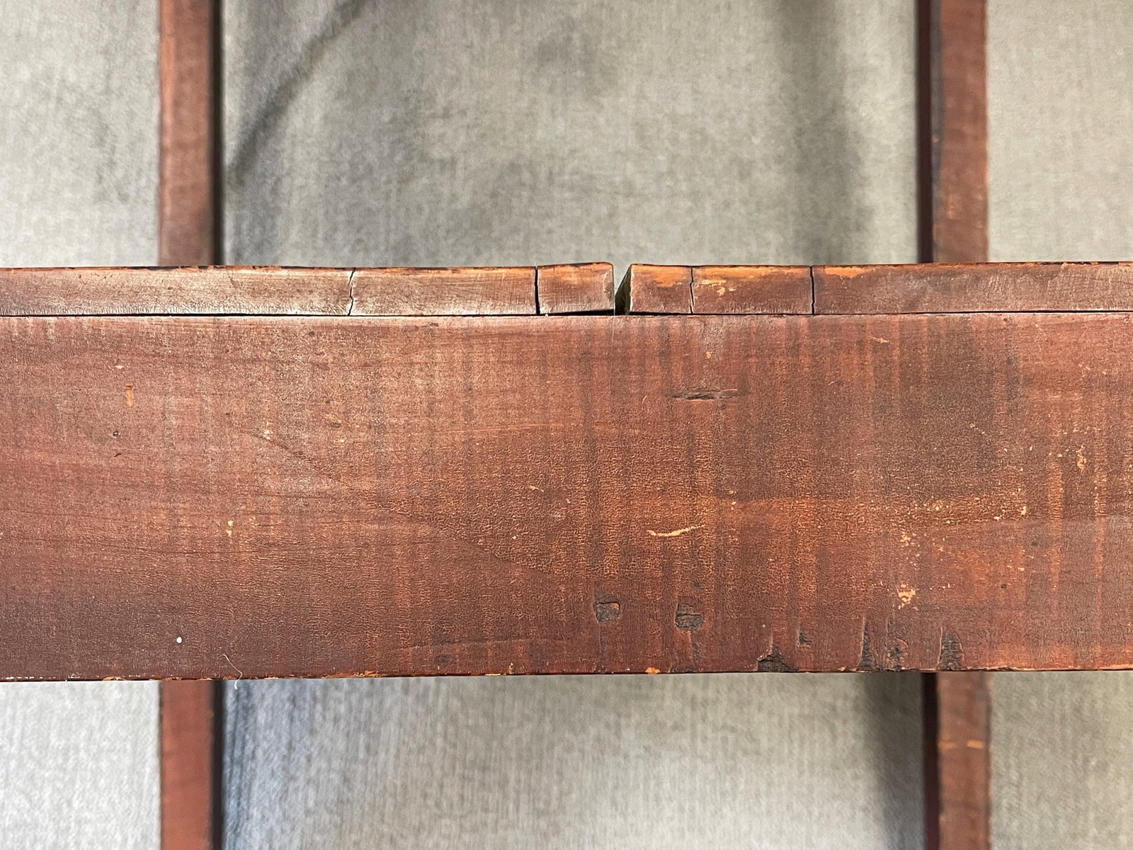 TIGER MAPLE STAND - 9