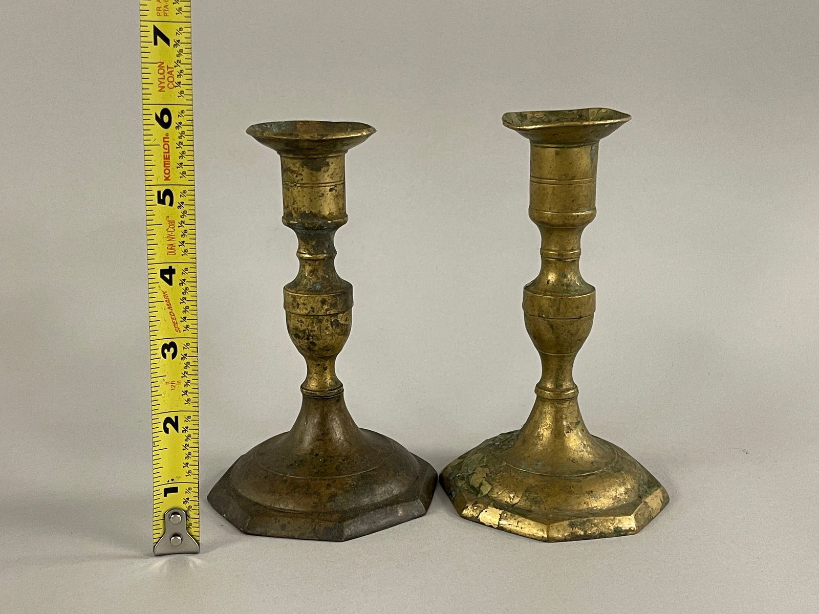 PAIR OF QUEEN AIR CANDLESTICK: PAIR OF QUEEN AIR CANDLESTICK
