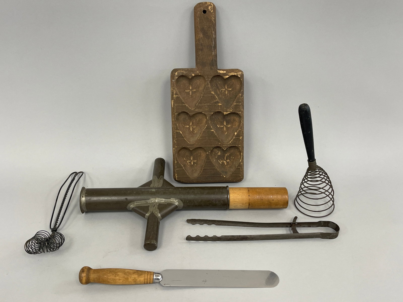 BOX LOT OF BAKING UTENSILS 6PCS. (1 of 1)