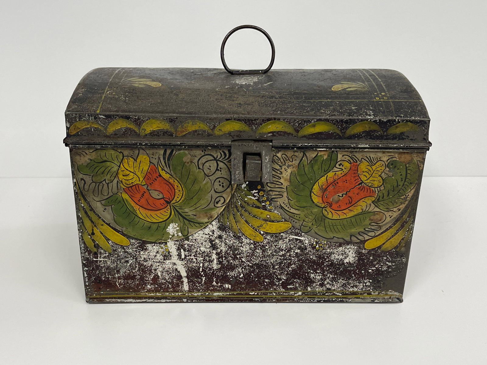 EARLY 19TH CENTURY DECORATED TIN BOX: EARLY 19TH CENTURY DECORATED TIN BOX