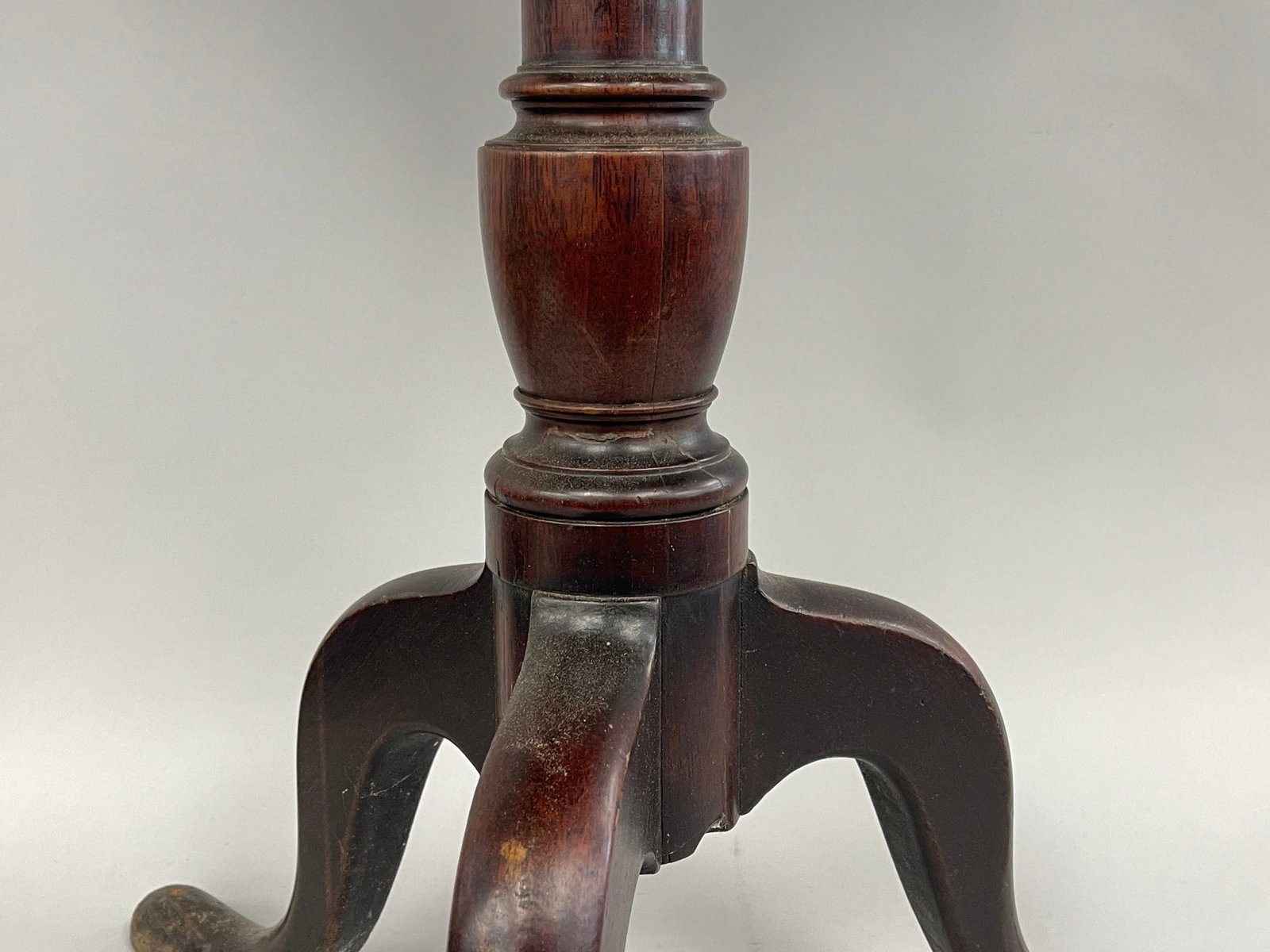 DIMINUTIVE TIP TOP TEA TABLE - 3