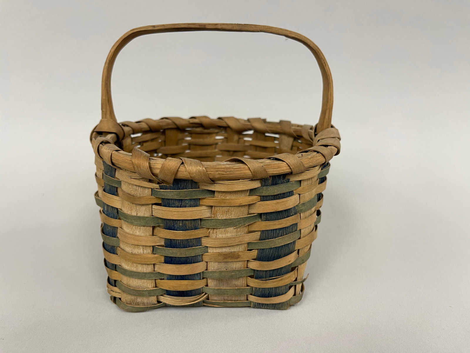 NATIVE AMERICAN BERRY BASKET (1 of 5)