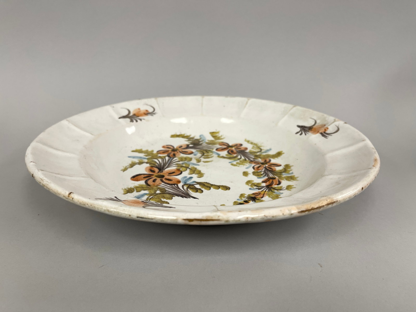 POLYCHROME DELFT CHARGER 1790 - 4