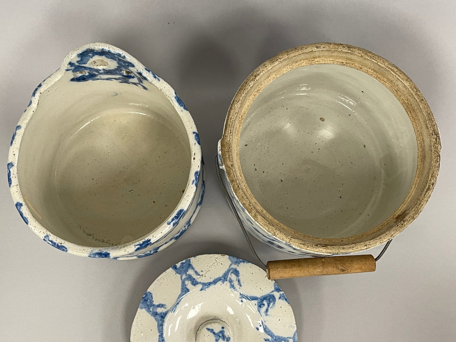 TWO BLUE SPONGEWARE ITEMS - 3