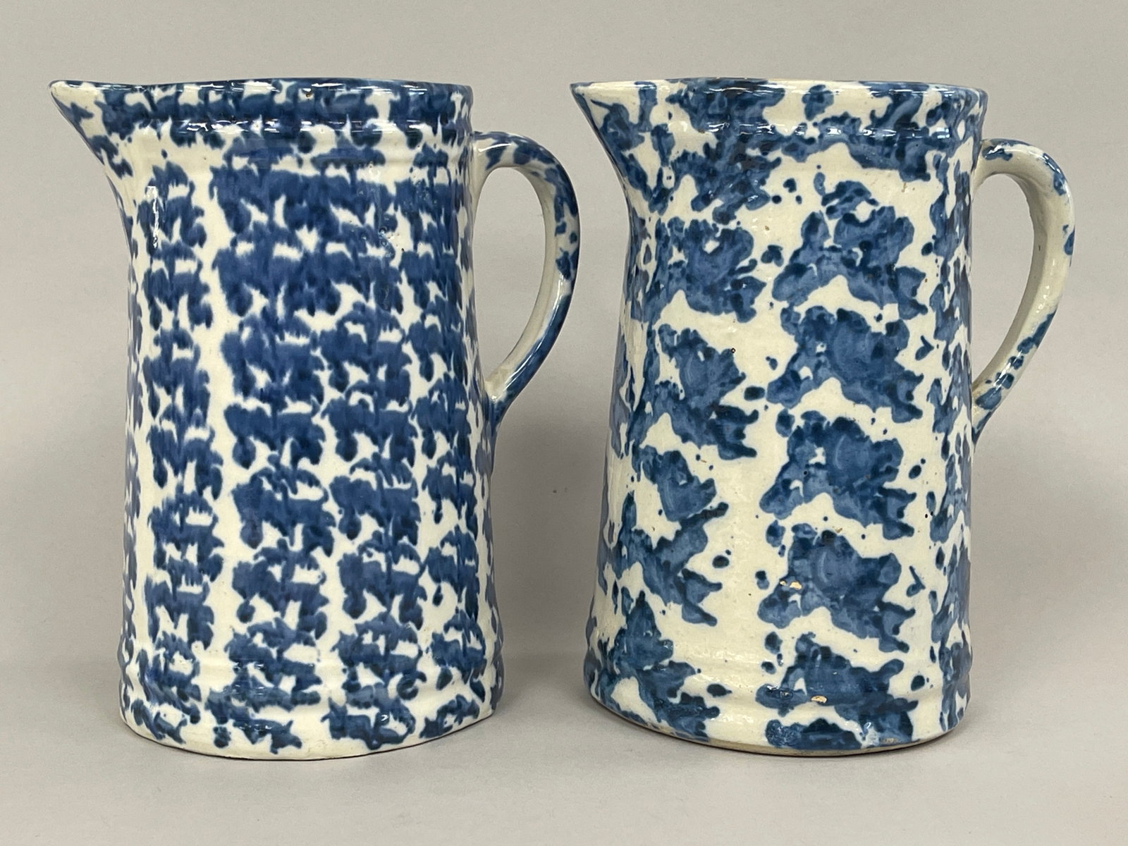 TWO ANTIQUE STONEWARE BLUE SPONGEWARE & PITCHER (1 of 7)