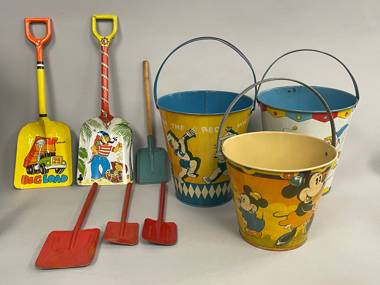 VINTAGE SAND PAILS AND SHOVELS: VINTAGE SAND PAILS AND SHOVELS