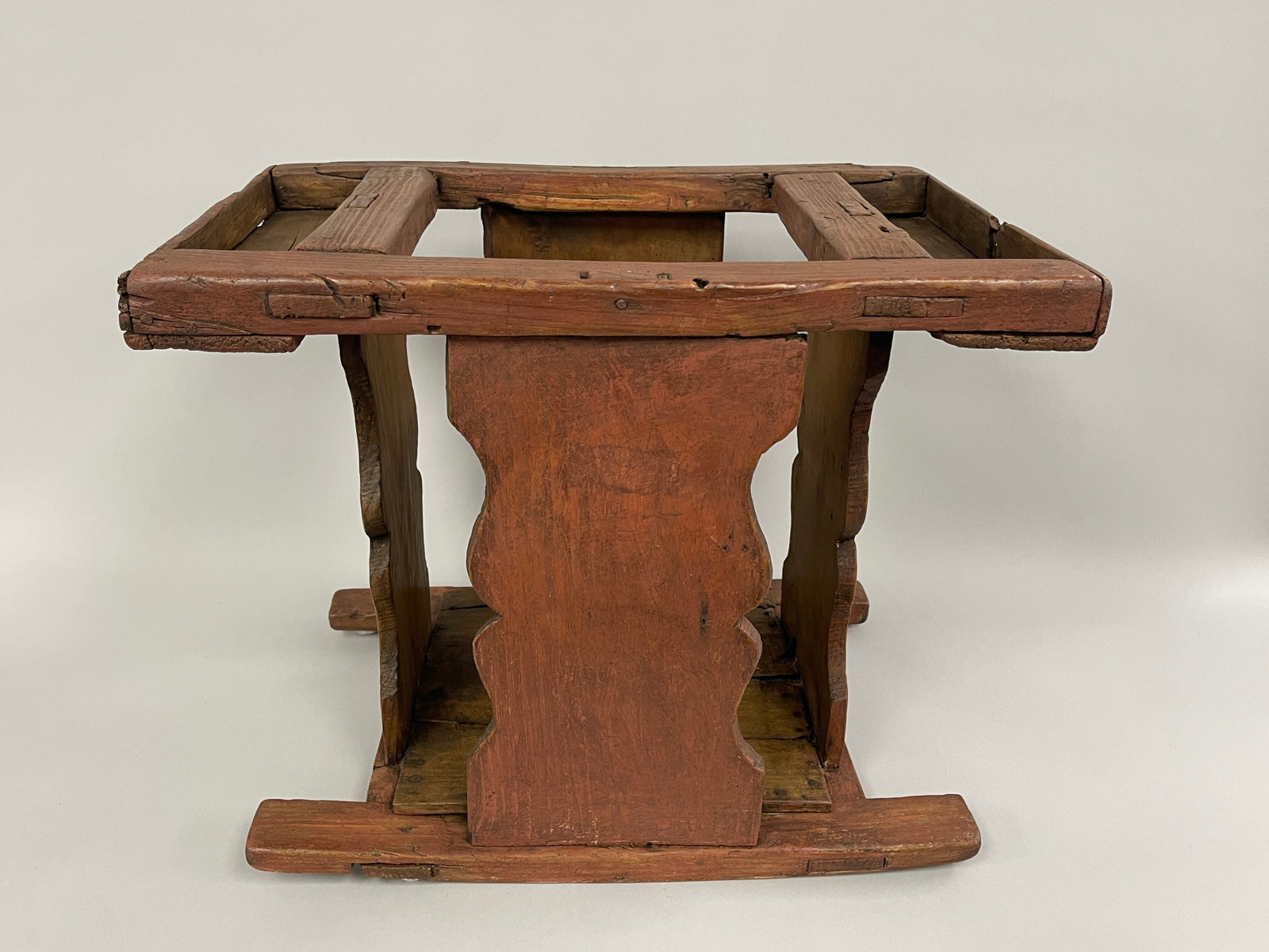 18TH C WOODEN CHILD TENDER IN CLEAN OLD FINISH: 18TH C WOODEN CHILD TENDER IN CLEAN OLD FINISH 20" X 14" X 16.5"