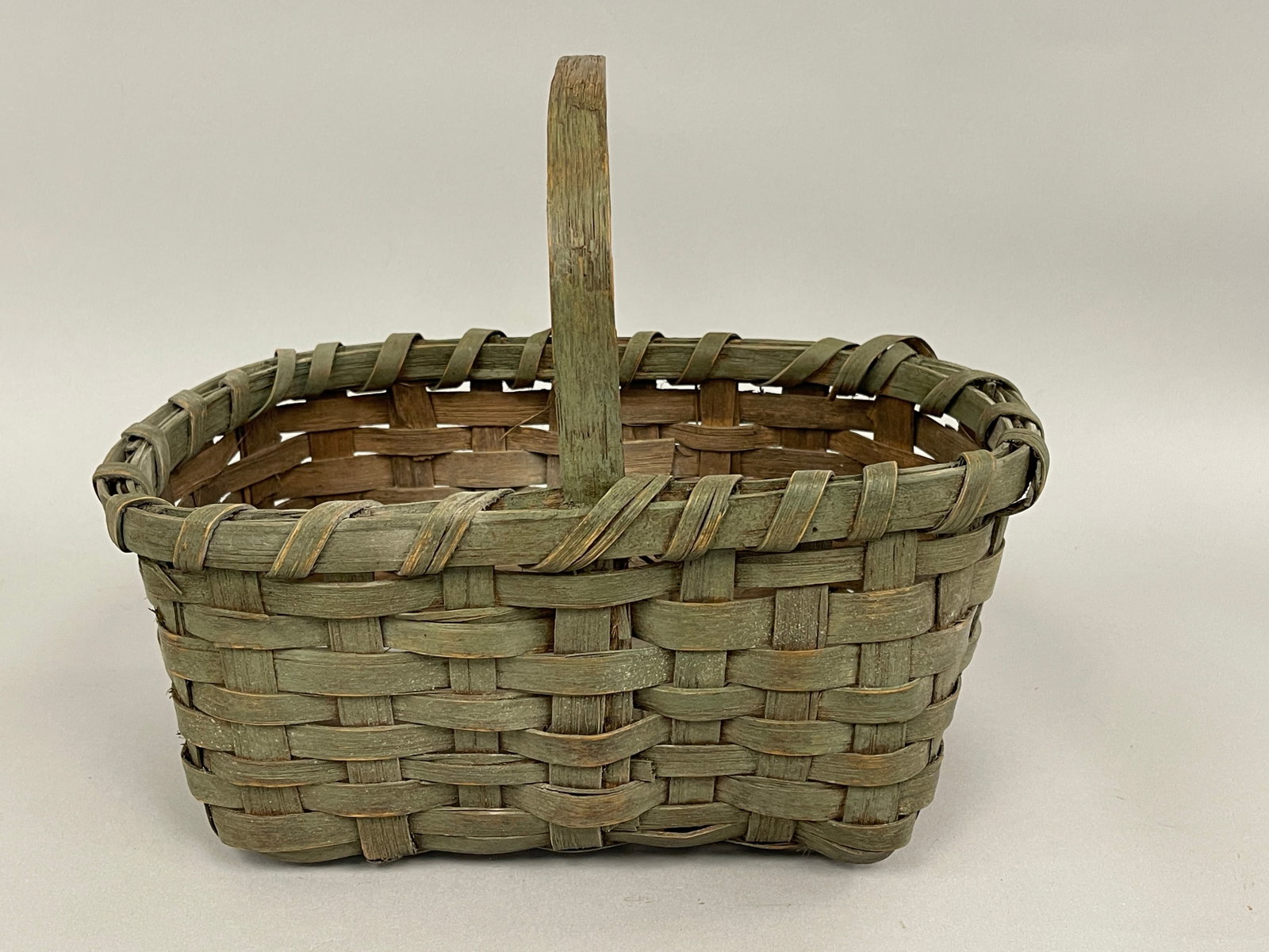 GATHERING BASKET IN LOVELY LIGHT OLIVE COLOR: GATHERING BASKET IN LOVELY LIGHT OLIVE COLOR