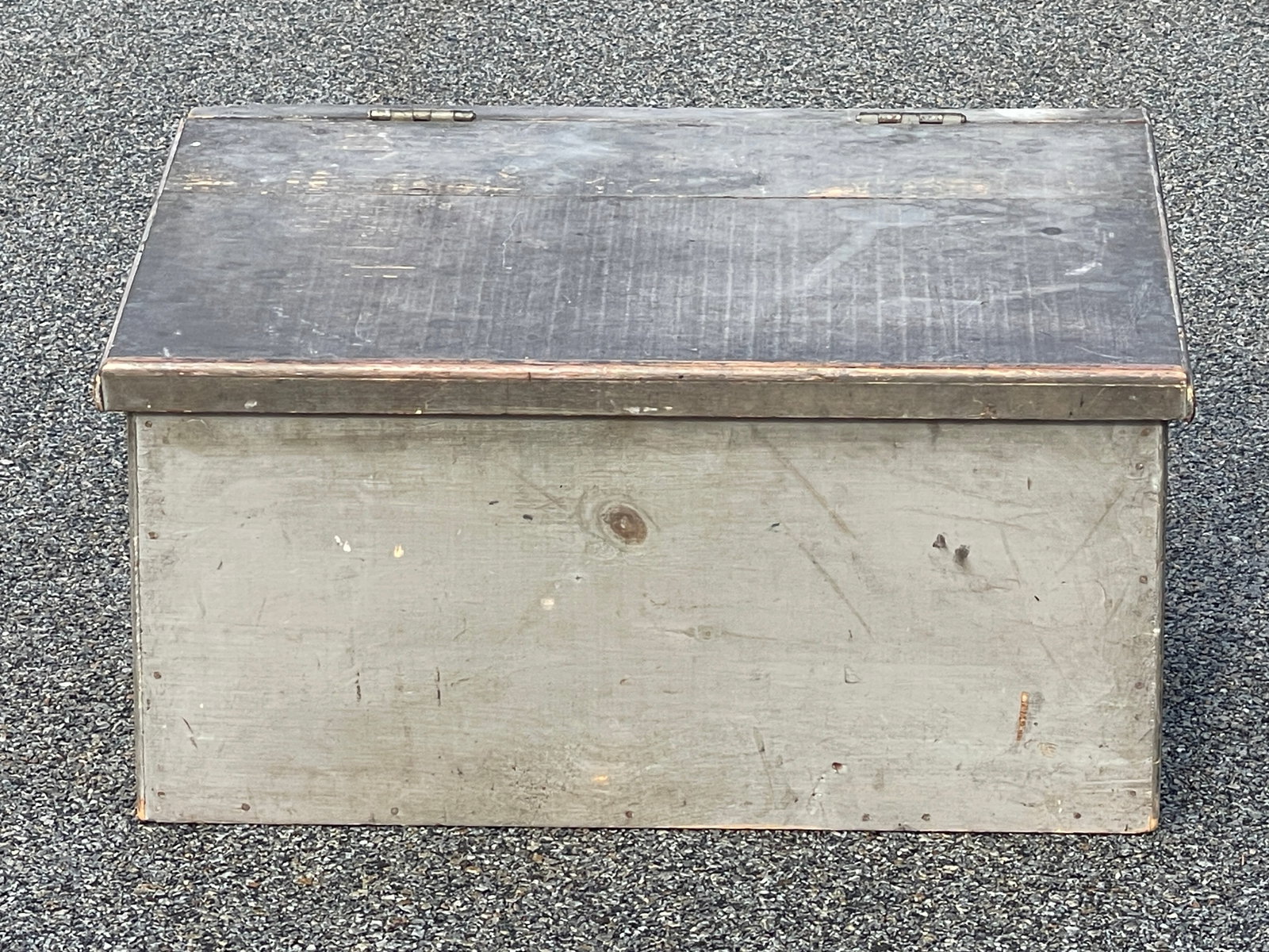 PAINTED TABLE TOP DESK: PAINTED TABLE TOP DESK, ORIGINAL PAINT, LIFT TOP, 28 X 16 X 12