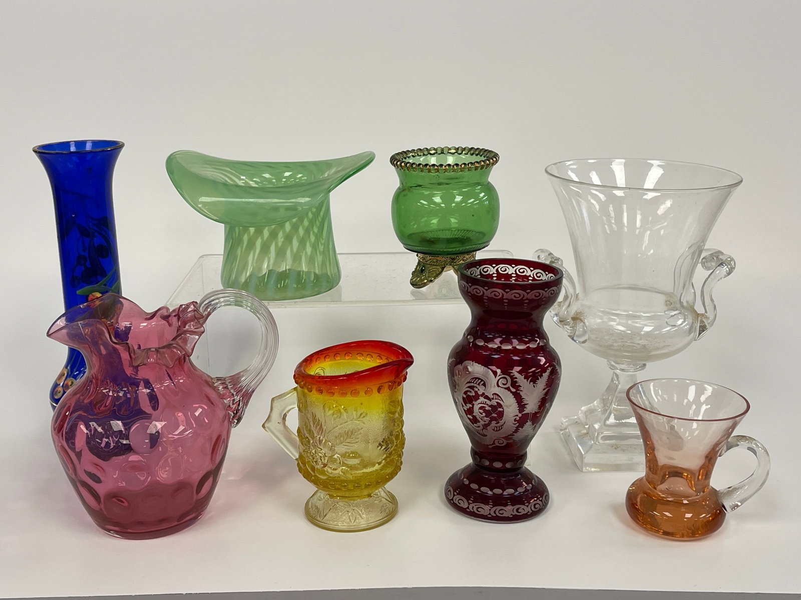 GROUPING OF MISC. ART GLASS: GROUPING OF MISC. ART GLASS