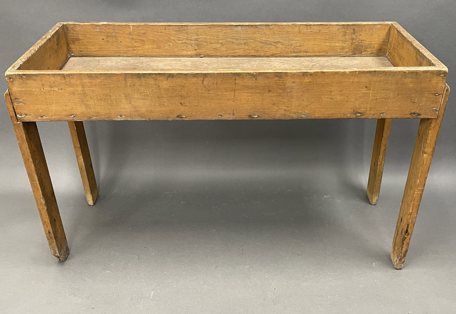 PRIMITIVE DRY SINK / SORTING TABLE - 2