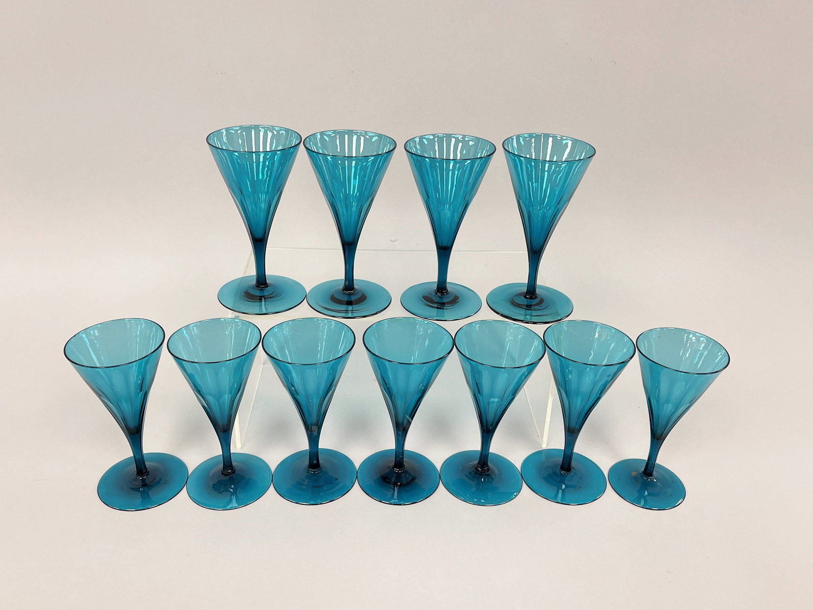 11 BLUE STEMWARE GLASSES - 5