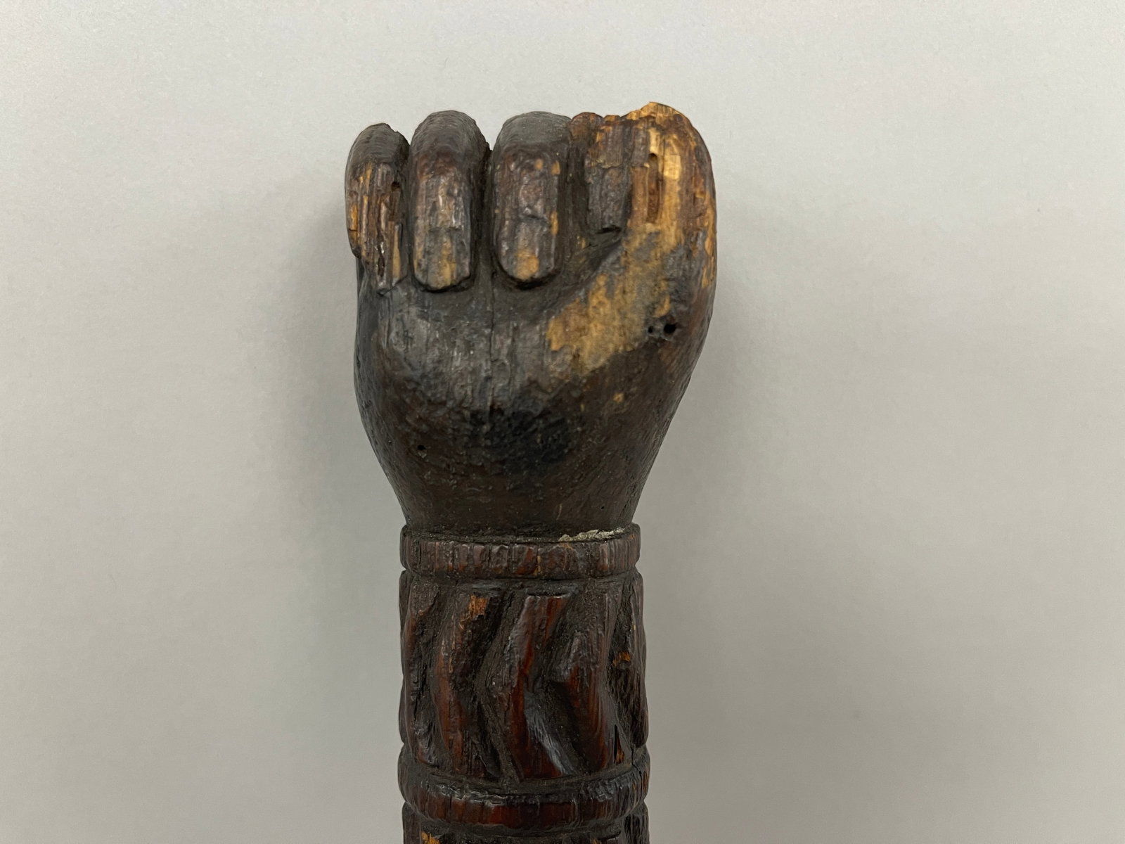 FIST CARVED WALKING STICK: FIST CARVED WALKING STICK ORIGINAL SURFACES, CARVED SHAFT, 19TH C, EXCELLENT CONDITION.
