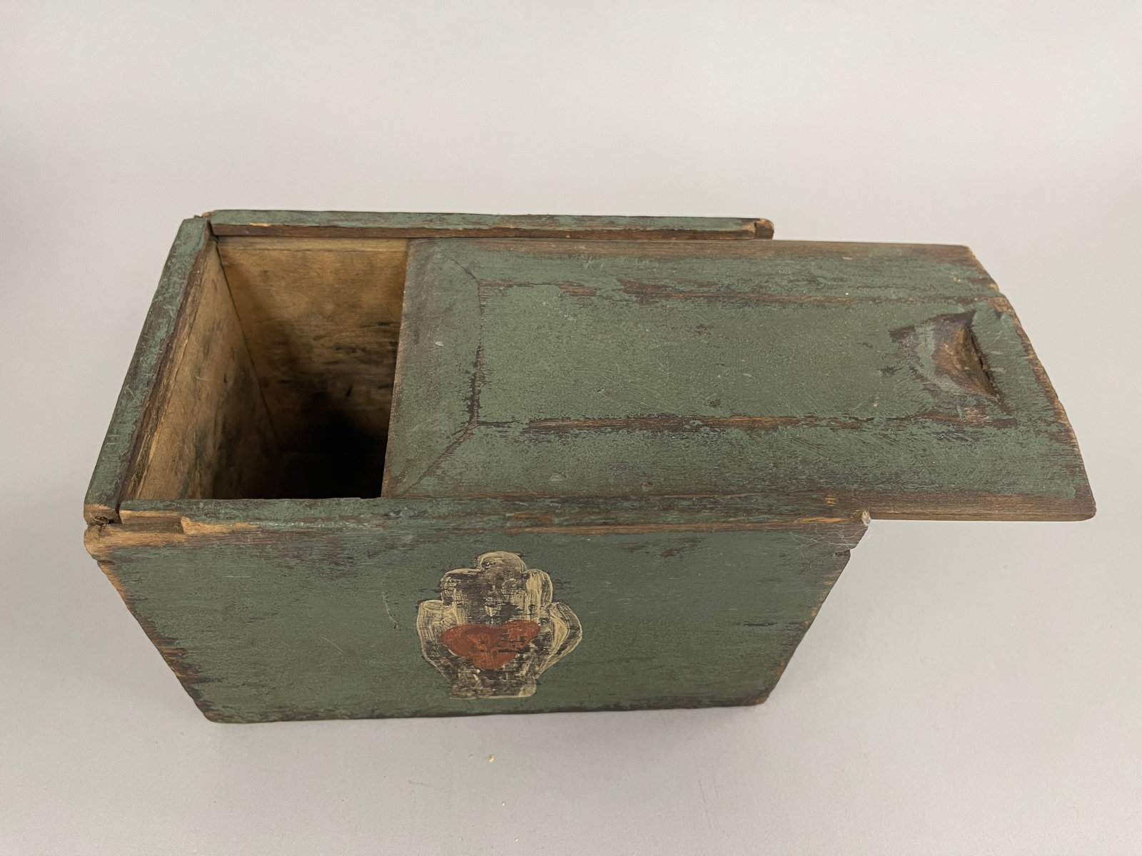 HEART IN HAND BOX - 5