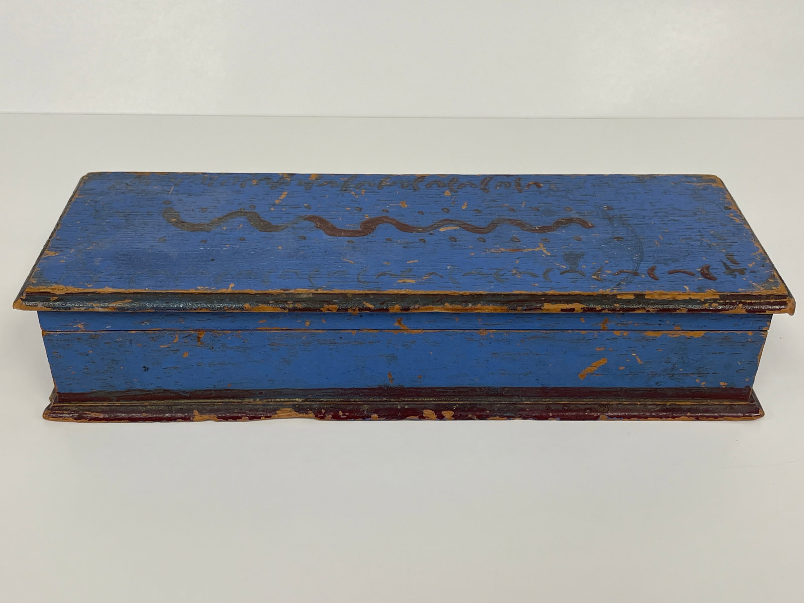 DECORATED CANDLE BOX: DECORATED CANDLE BOX 19TH C, MAHOGANY, DECORATED ORIGINAL BLUE WITH BLACK MOLDING, VG CONDITION.