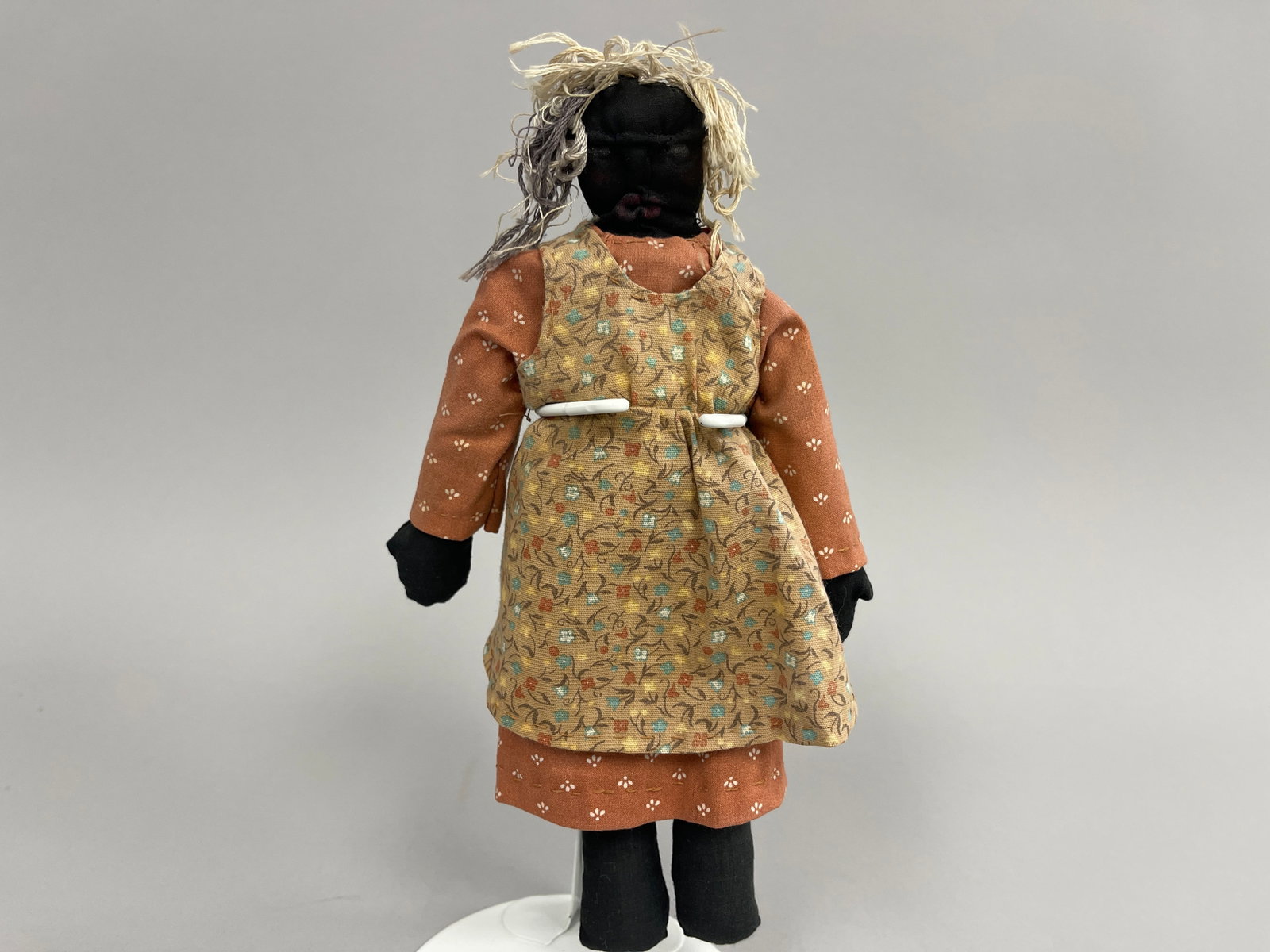 SMALL BLACK RAG DOLL: SMALL BLACK RAG DOLL LATE 19TH C, TAN OVER PINK DRESS, EXCELLENT CONDITION.