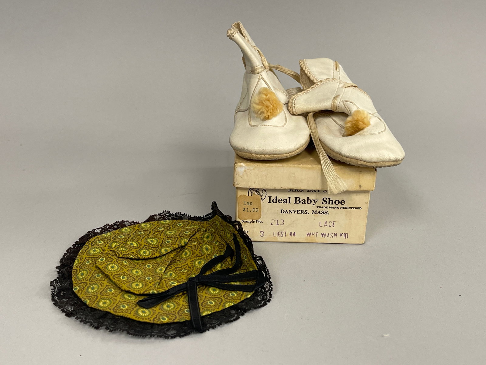DOLL SHOES & BONNET, BABY SHOES (1 of 4)