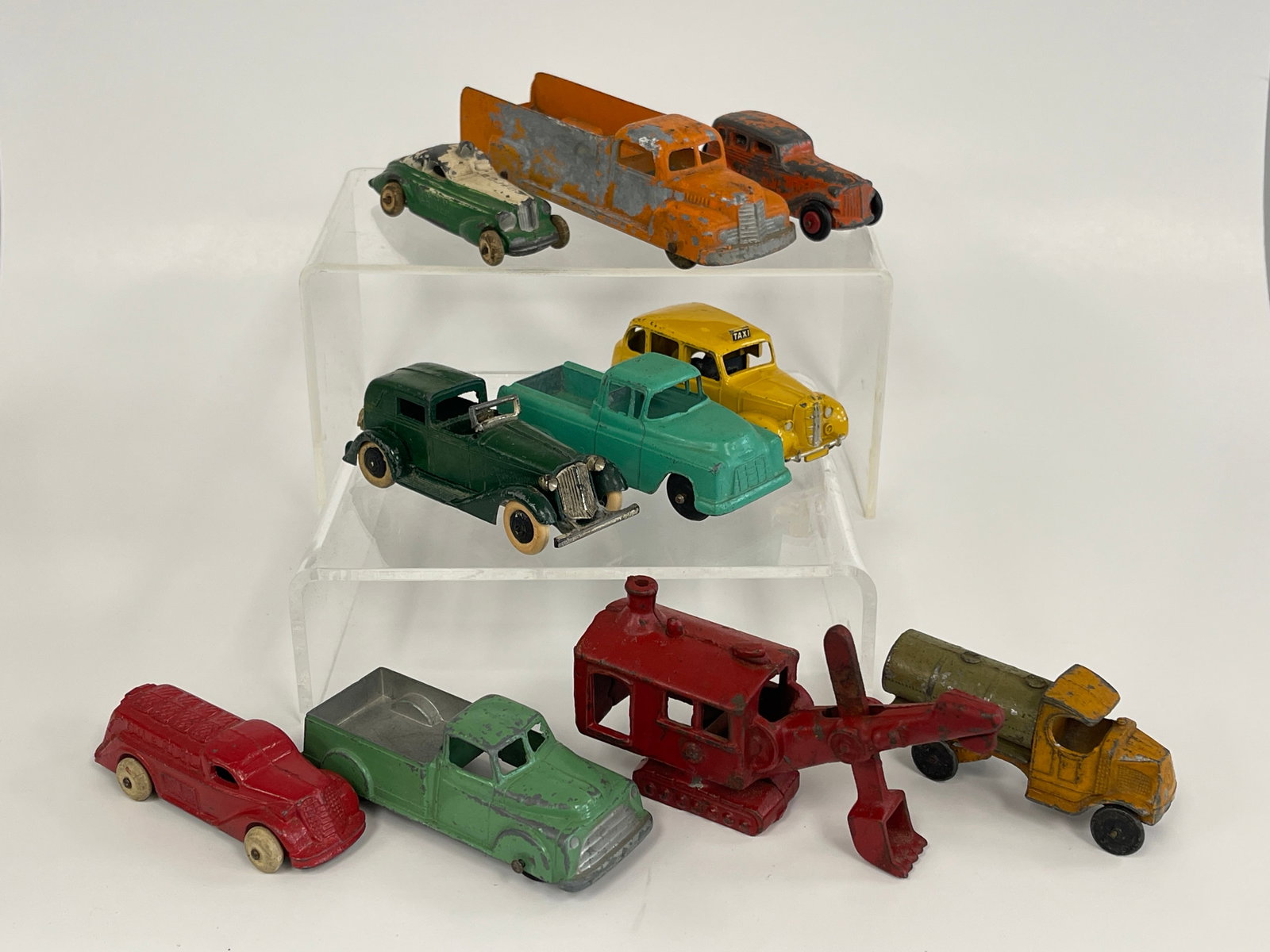 GROUP OF TEN DIECAST CARS & TRUCKS: GROUP OF TEN DIECAST CARS & TRUCKS EARLY 20TH C