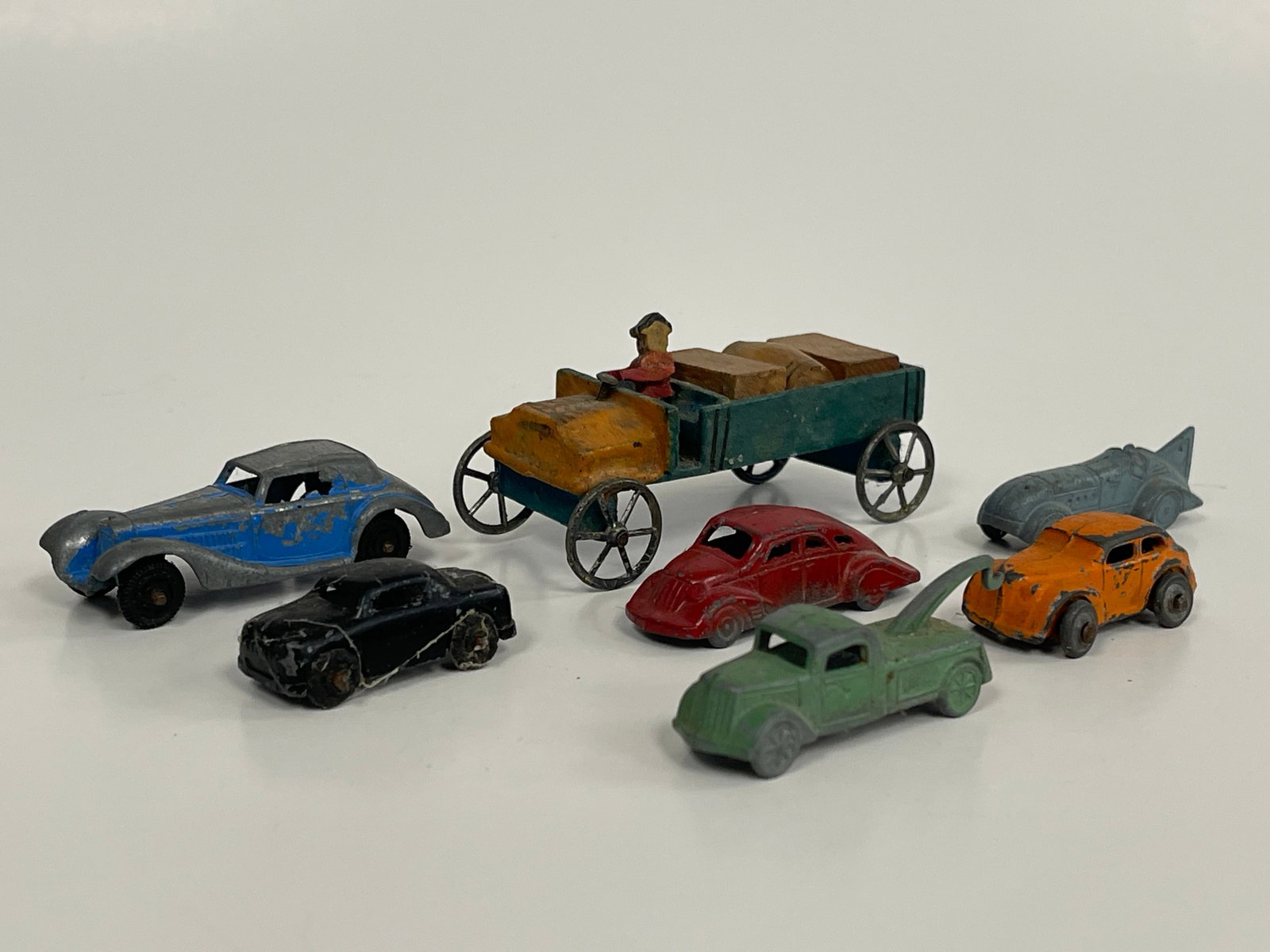 GROUP OF SEVEN DIECAST CARS & TRUCKS: GROUP OF SEVEN DIECAST CARS & TRUCKS EARLY 20TH C