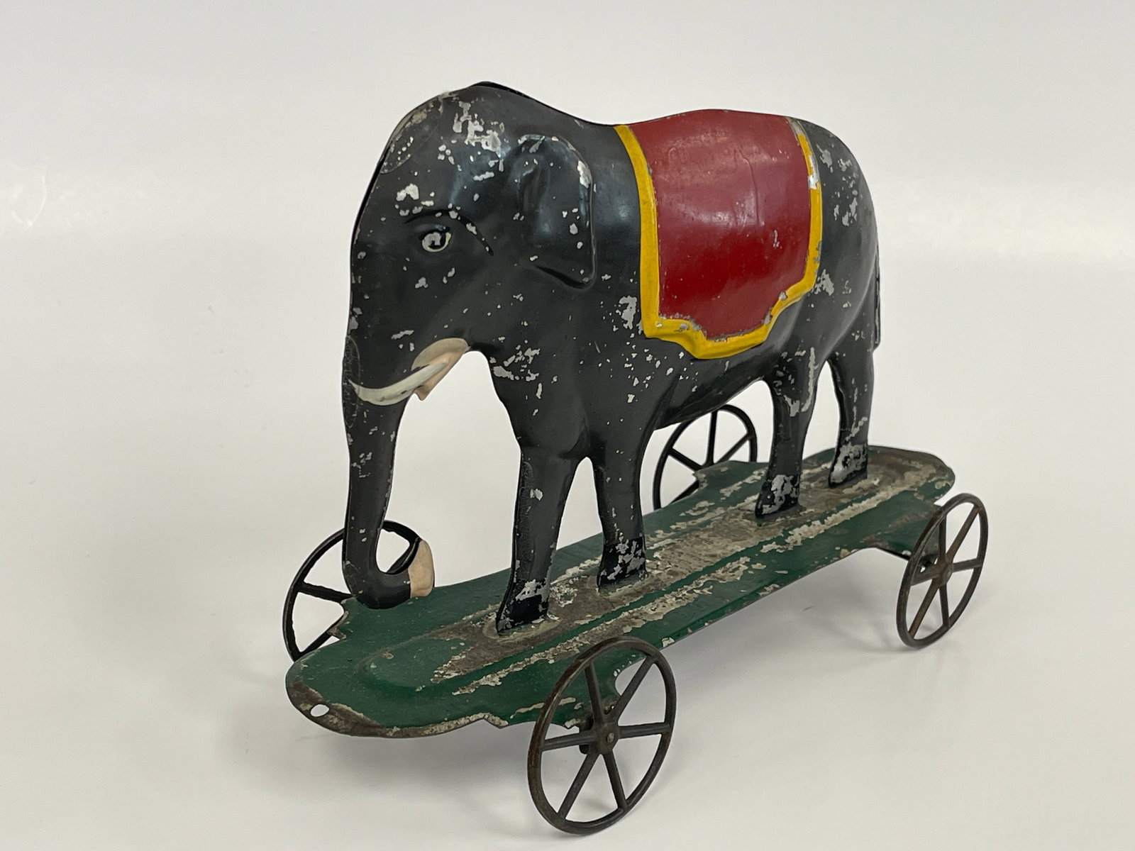 ELEPHANT PULL TOY - 3