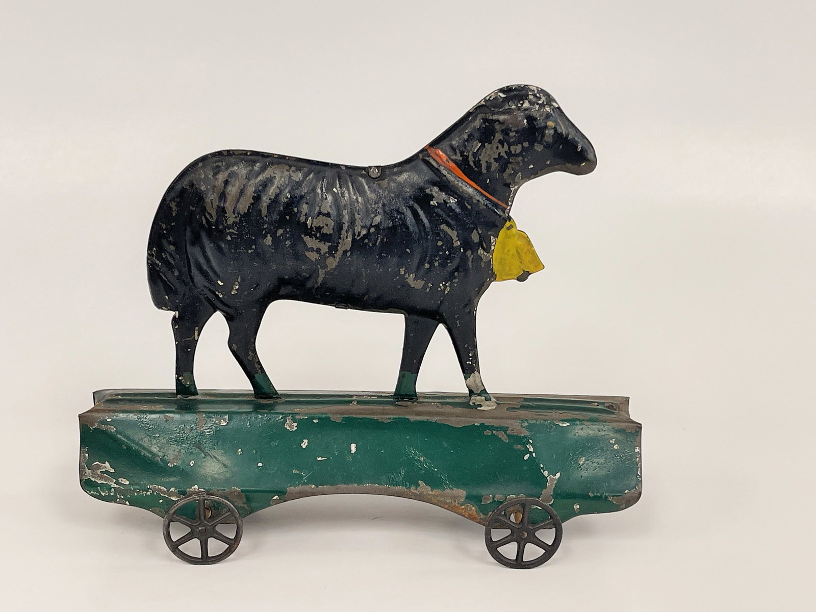 BLACK SHEEP PULL TOY - 2