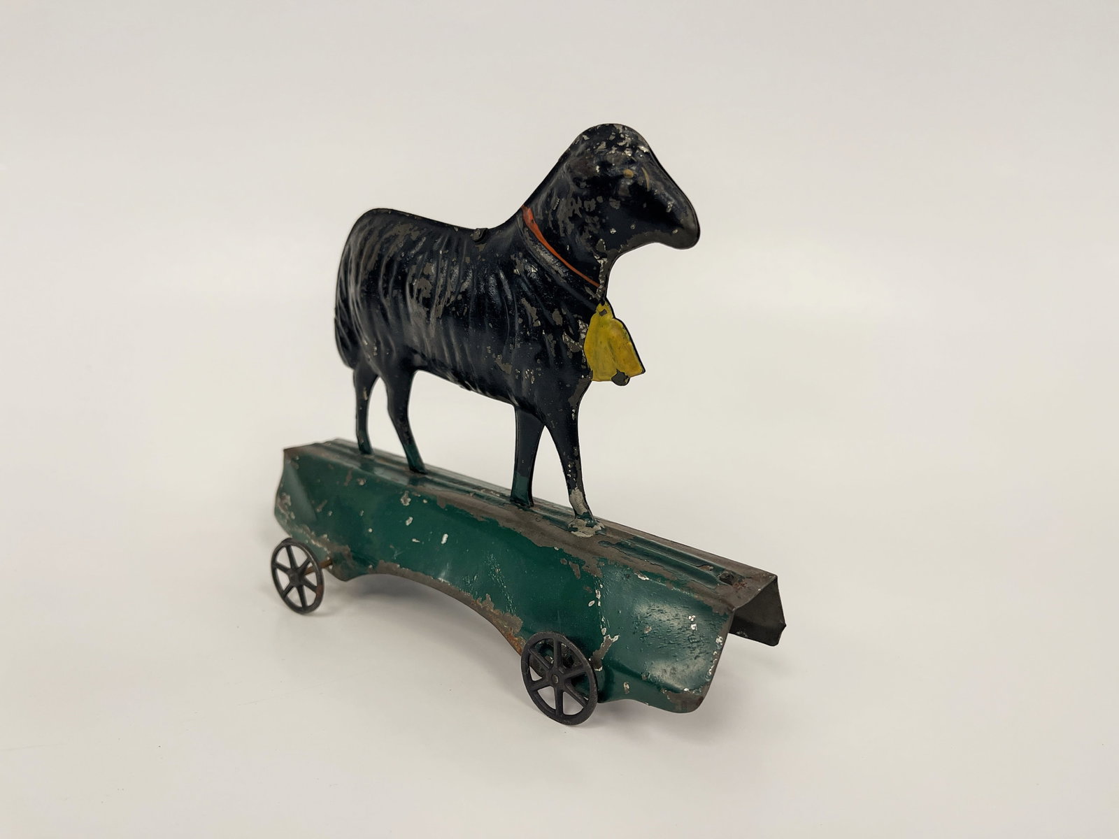 BLACK SHEEP PULL TOY - 3