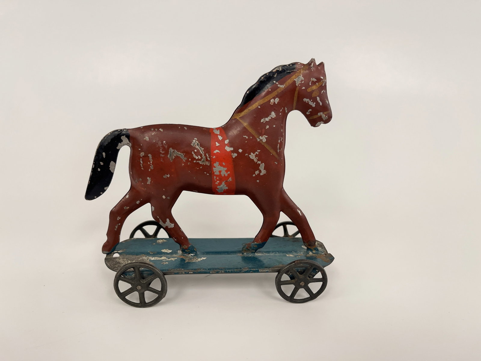 BROWN HORSE PULL TOY (1 of 4)