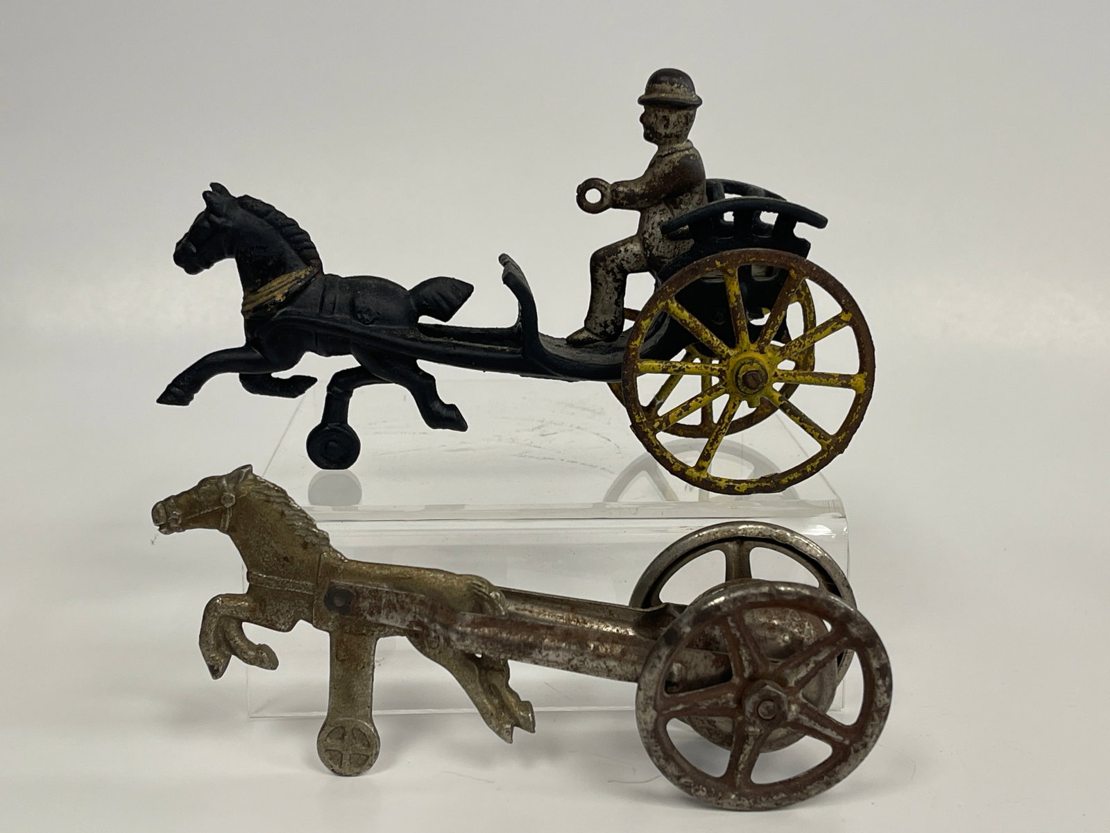 2 HORSE PULL TOYS (1 of 3)