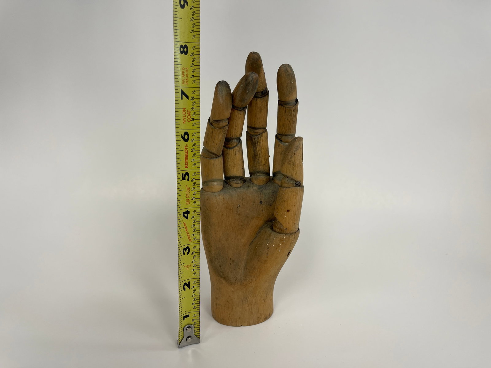CARVED HAND ARTIST’S MODEL - 2
